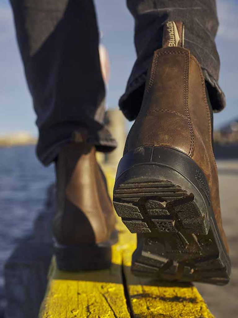 Blundstone Chelsea Boots for Men & Women - Genuine Antique Brown Leather, Comfortable & Durable - Perfect for Work, Outdoor & Casual Wear