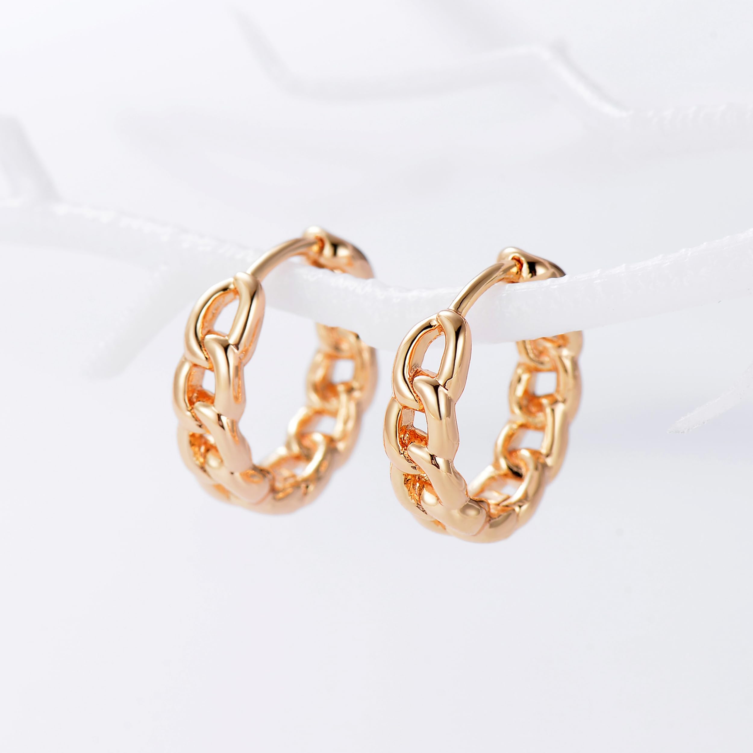 FETTERO 14K Gold Plated Huggie Hoop Earrings for Women - Hypoallergenic Twist Link Hoop Earrings | Dainty Minimalist Jewelry for Everyday Wear, Parties & Gifts