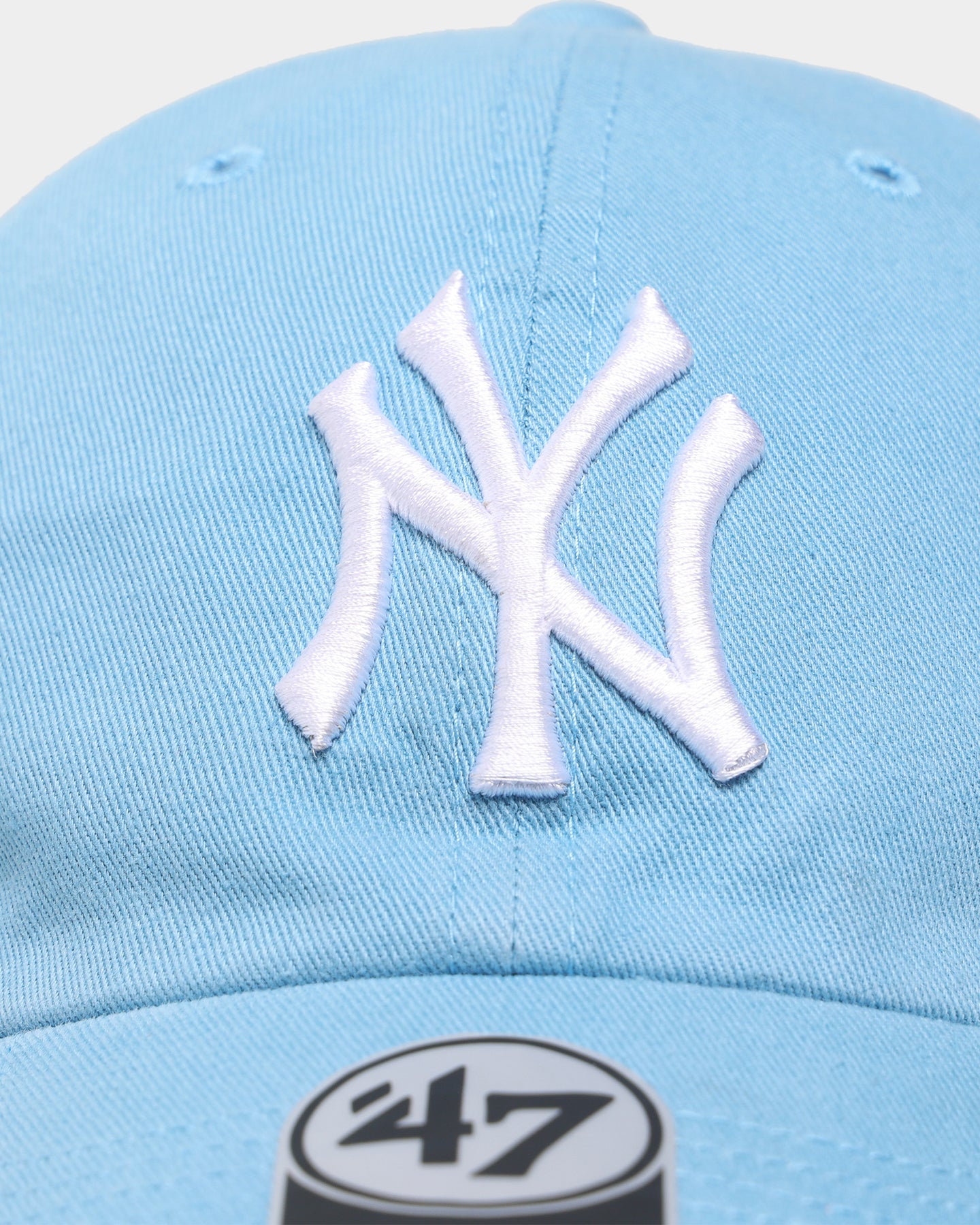 New York Yankees '47 Clean Up Adjustable Strapback Hat - Columbia Blue | Official MLB Baseball Cap for Men & Women | Perfect for Games, Streetwear & Casual Outfits