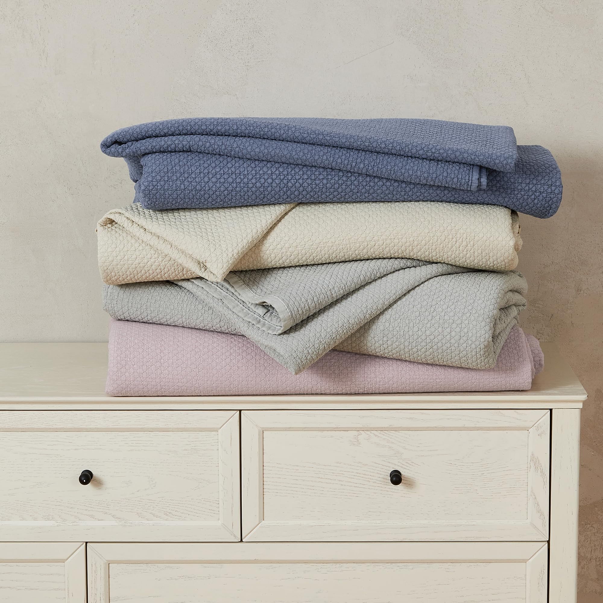 Queen Size Pink Quilt Set - Ultra Soft Stonewashed Lightweight Box Stitch Bedding for Boys & Girls | 3 Piece Set with 1 Quilt & 2 Pillow Shams (Full/Queen, Rose Pink) | Perfect for College Dorm, Teen Bedroom & Cozy Home Decor