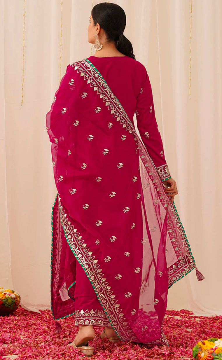 Elegant Pink Silk Blend Designer Kurta Set for Women | Stylish Indian Ethnic Wear for Parties, Weddings & Festivals