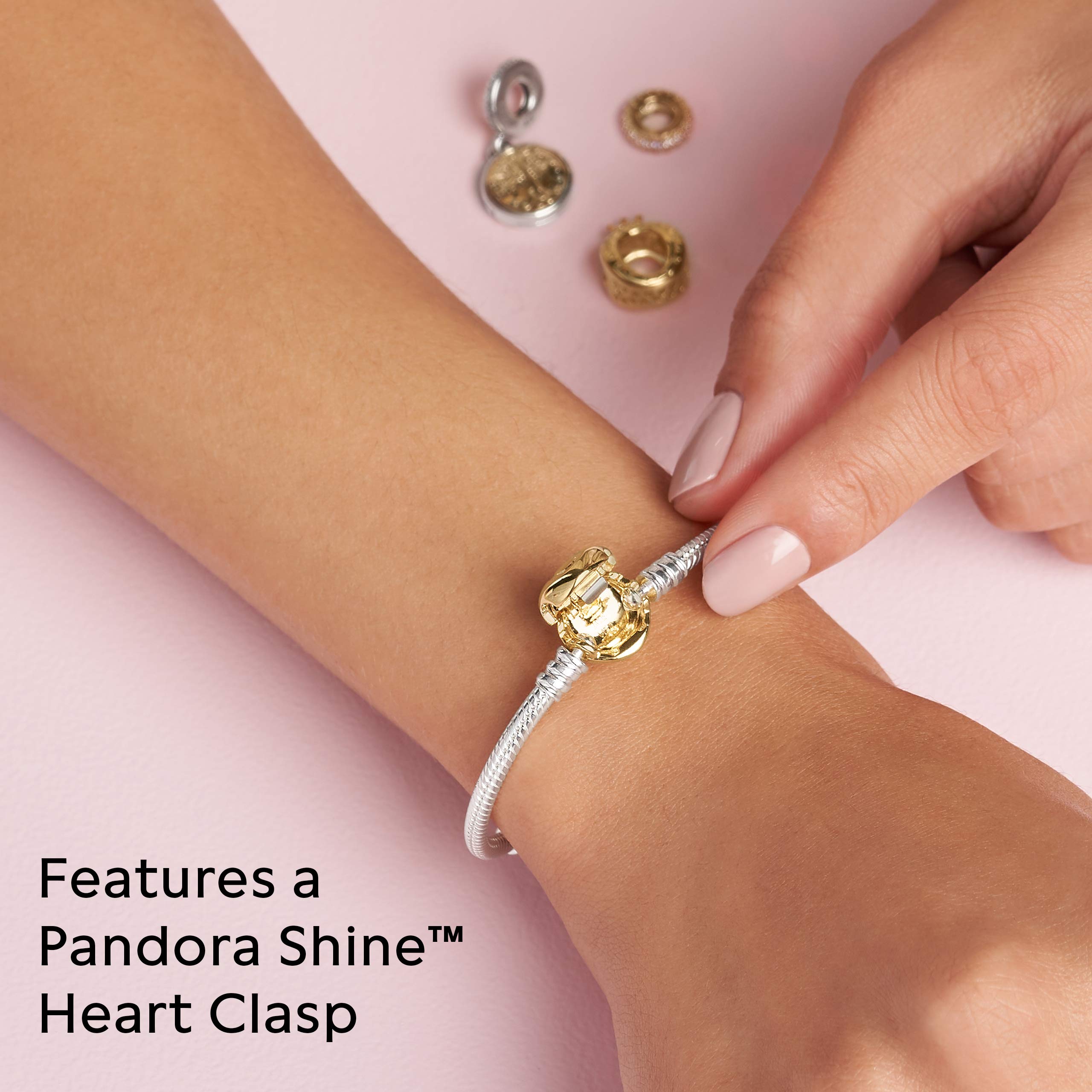 PANDORA Moments Heart Clasp Snake Chain Bracelet - Sterling Silver Charm Bracelet for Women - Gift Box Included - Perfect for Birthdays, Anniversaries & Valentine's Day Gifts