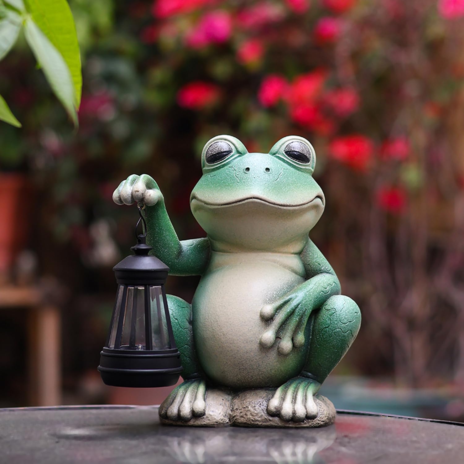 Solar-Powered LED Frog Garden Statue - Outdoor Decorative Lantern for Patio, Yard & Lawn - Unique Housewarming Gift - Perfect for Garden Decor & Nighttime Ambiance