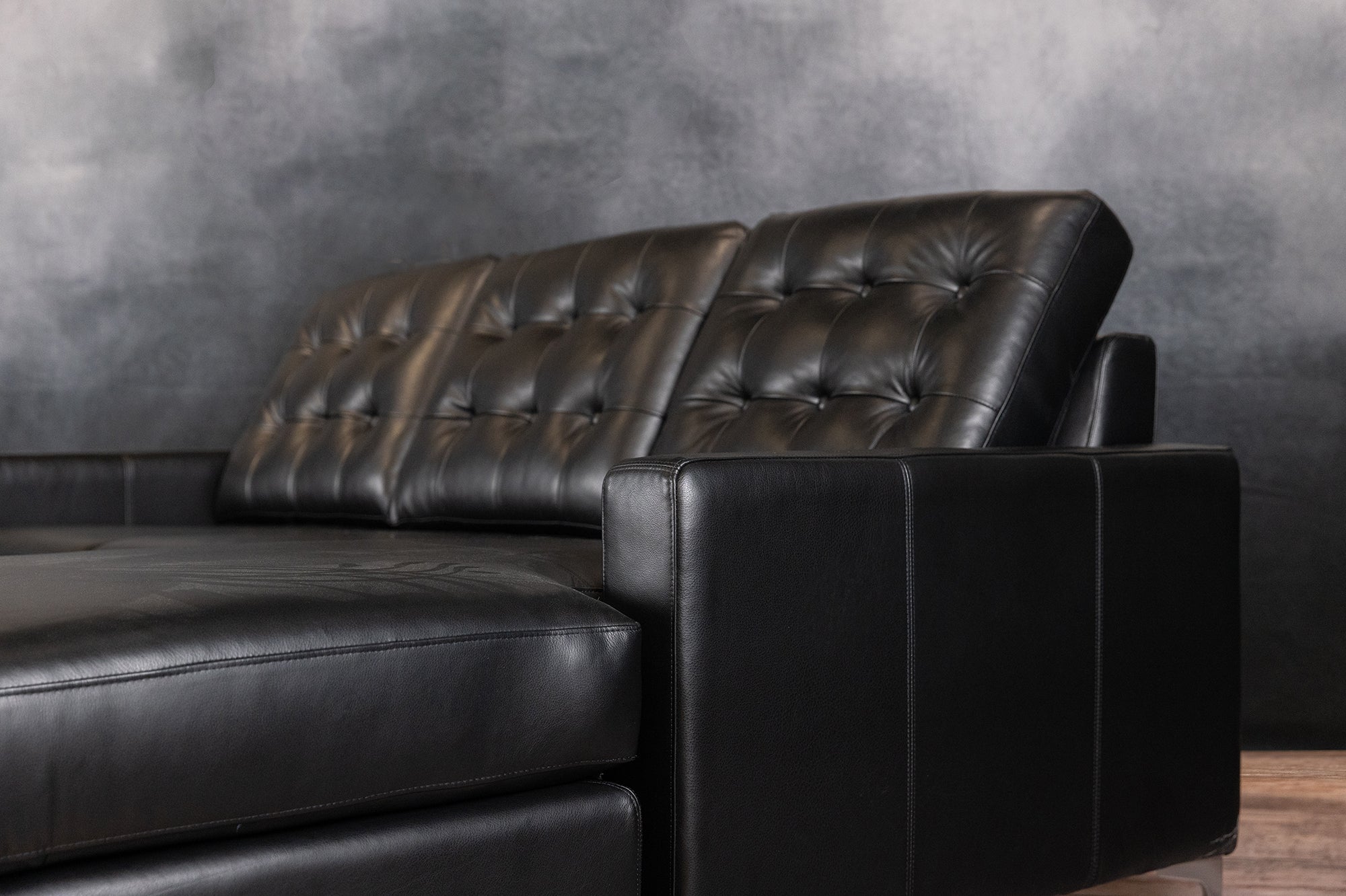 Luxury Manhattan Leather Sofa Chaise - Modern Sectional Couch with Recliner for Living Room, Home Theater & Lounge | Genuine Leather Upholstery, Comfortable Seating for Family & Guests
