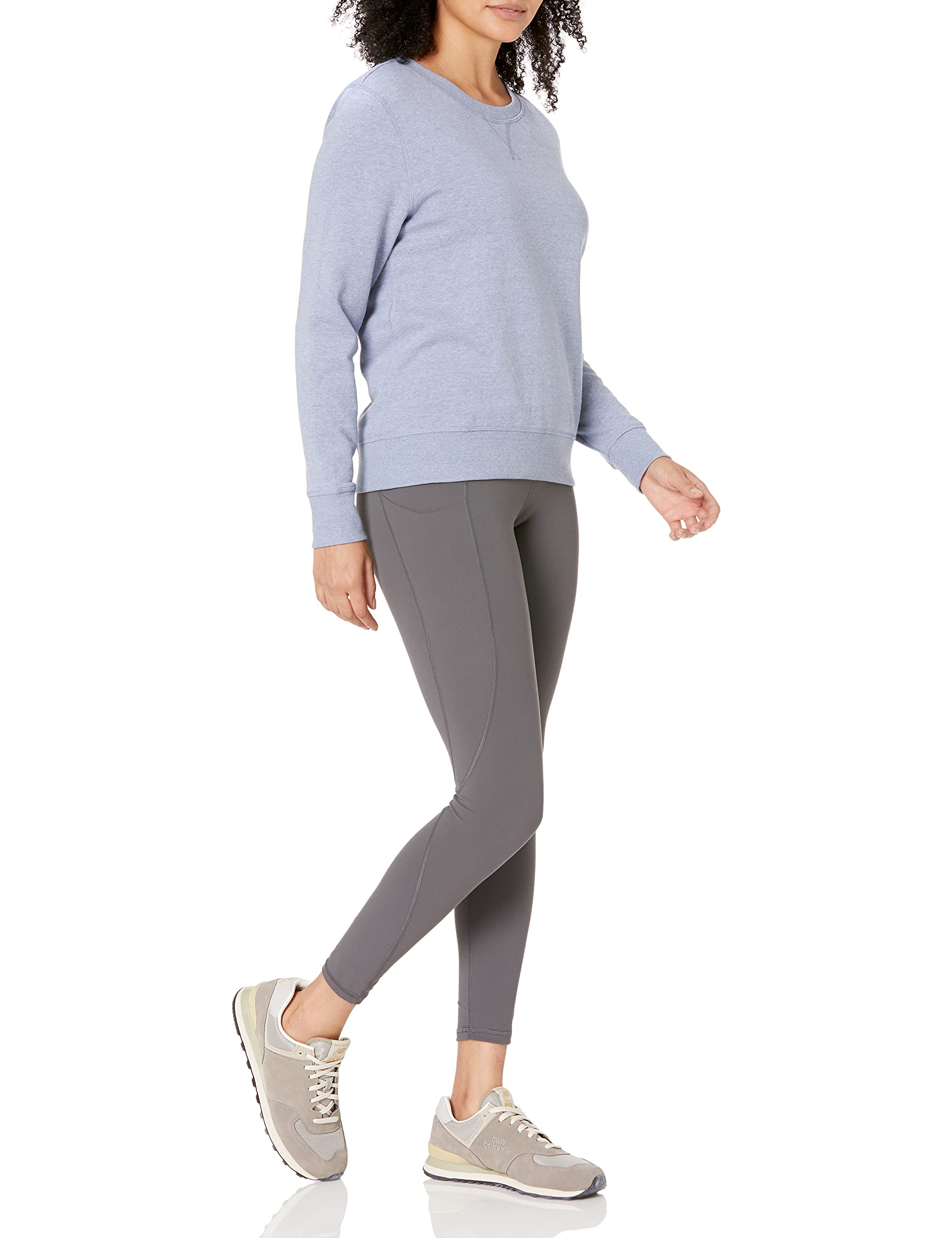 Amazon Essentials Women's Fleece Crewneck Sweatshirt - Soft & Cozy Pullover for Casual Wear (Plus Size Available) - Perfect for Lounging, Workouts & Fall Layering