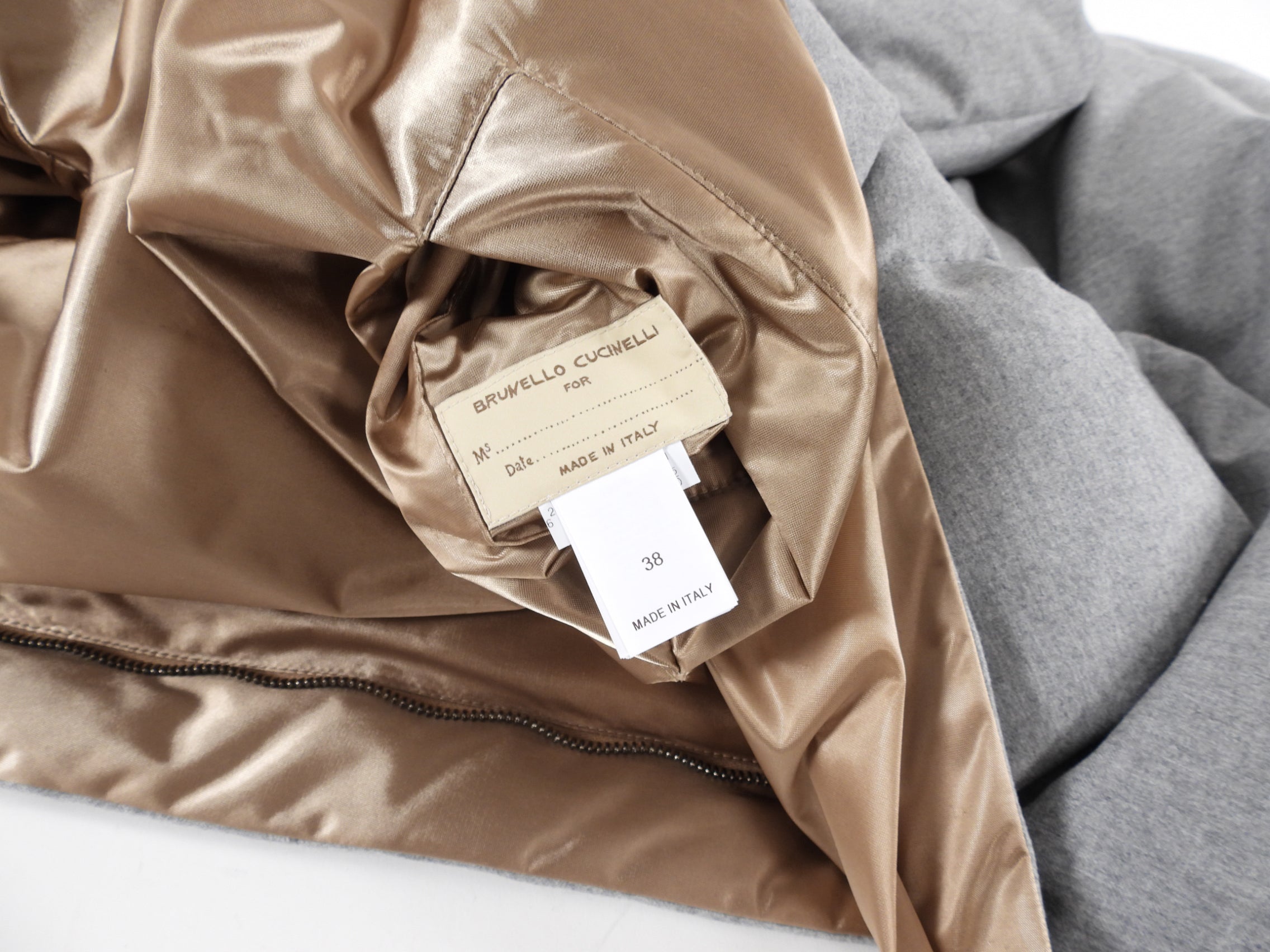 Brunello Cucinelli Light Grey Down Filled Puffer Long Parka Coat for Women - Winter Warm Jacket with Hood, Waterproof Outerwear for Snow & Cold Weather - USA Size S (2/4) - Perfect for Skiing, Travel & Everyday Winter Fashion