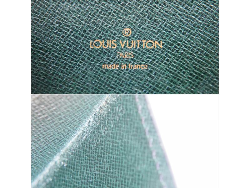 Authentic Pre-Owned Louis Vuitton Epi Black Noir Pochette Trapeze GM Clutch Bag Purse M80165 | Luxury Vintage Handbag for Women | Perfect for Evening Parties, Weddings & Special Occasions