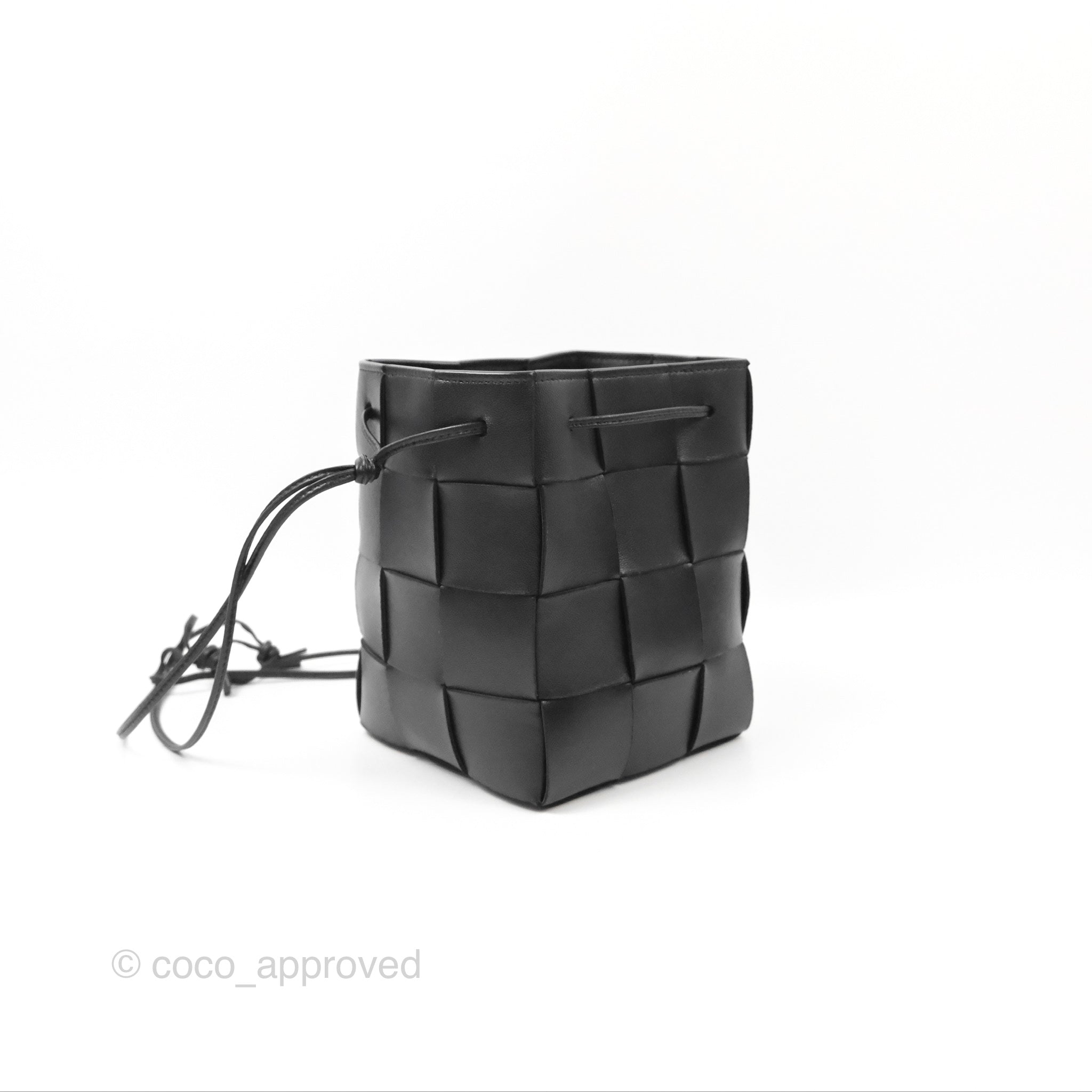 Bottega Veneta Small Cassette Bucket Bag in Black Lambskin Leather - Perfect for Everyday Use, Work & Travel