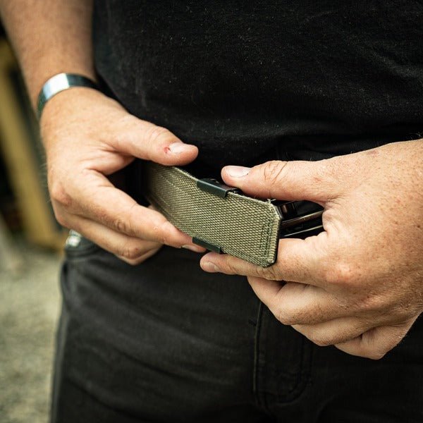 NEOMAG ALIAS Holster Attachment Receiver with Belt Bracket - Secure & Quick Access for Firearms | Perfect for Concealed Carry, Tactical Training & Outdoor Adventures