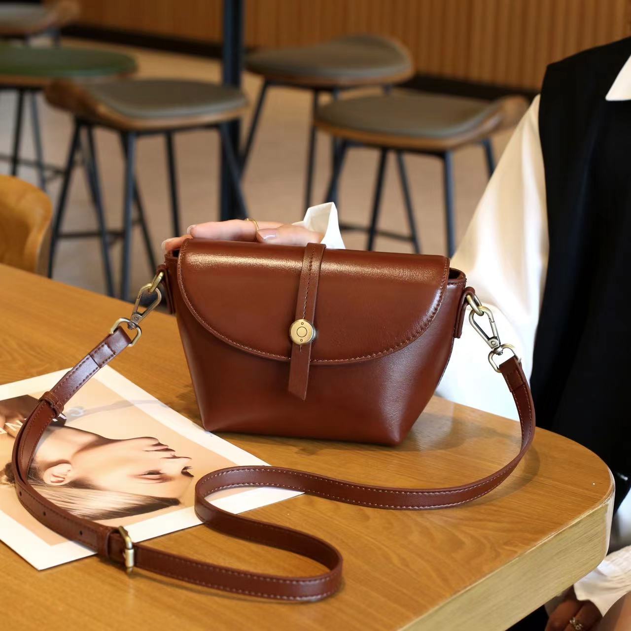 Stylish Mini Shell Crossbody Bag for Women - Trendy Small Shoulder Purse - Perfect for Parties, Travel & Everyday Use