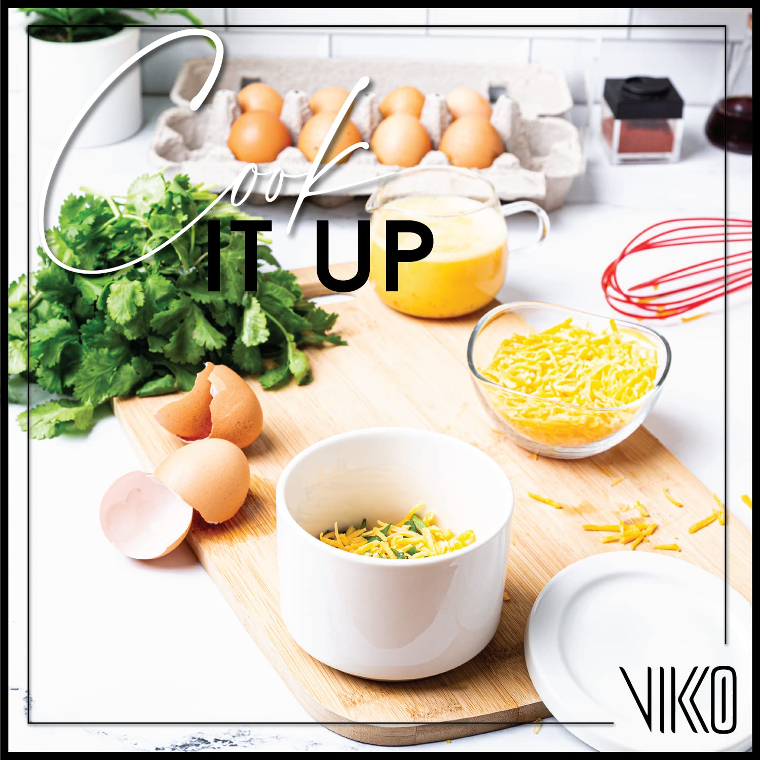 Vikko 10 oz White Ceramic Soup Crocks with Lids - Set of 6 Microwave & Dishwasher Safe Soup Bowls - Perfect for French Onion Soup, Ramen, and Home Dining
