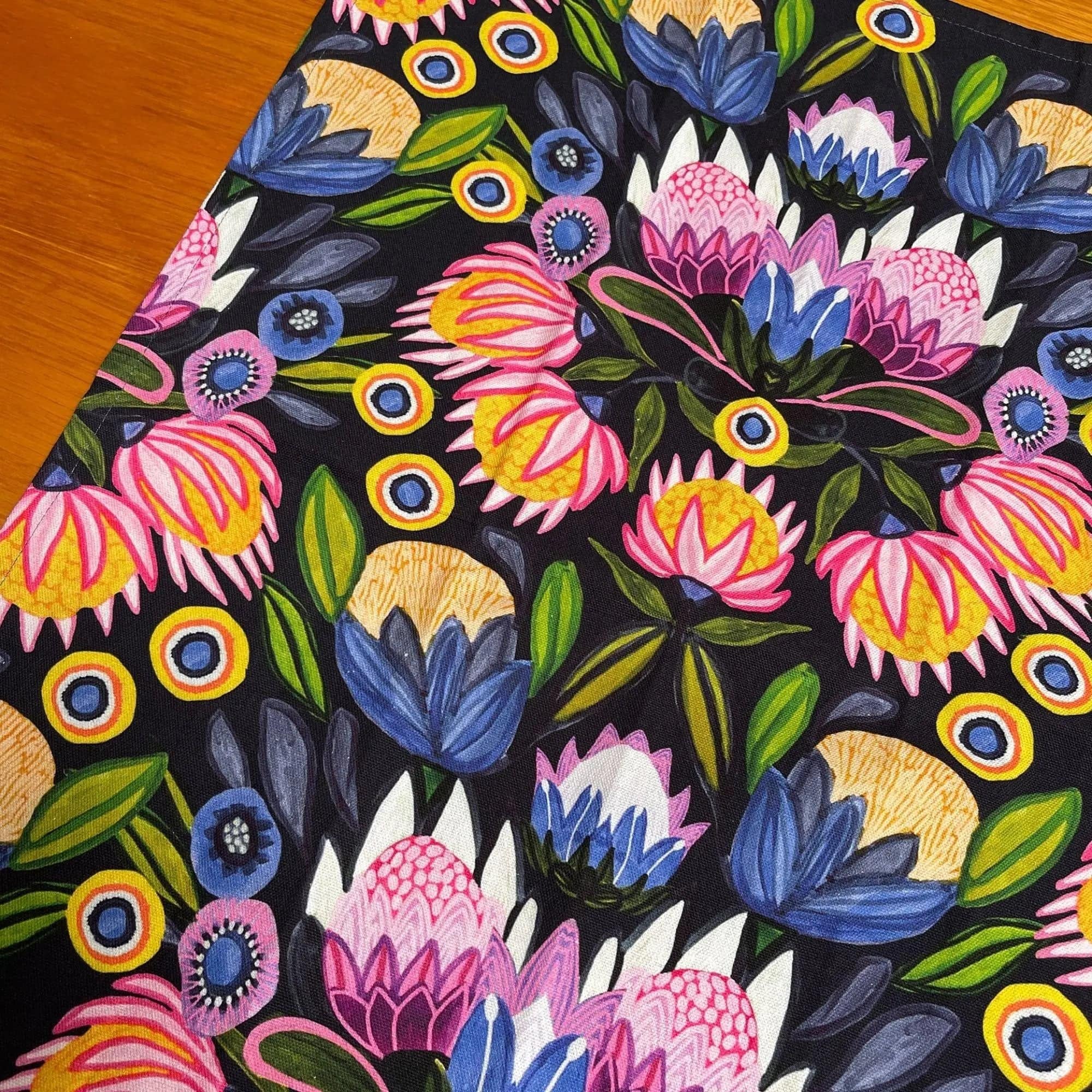 Premium Protea Midnight Tea Towel Set - Soft Absorbent Kitchen Towels for Dishes, Hands & Cleaning - Elegant Floral Design for Home & Kitchen Decor