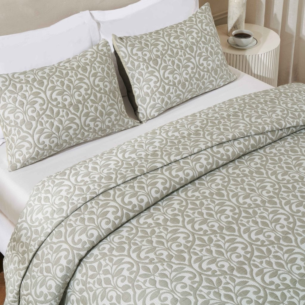 Premium Vineyard Cotton Blend Medium Weight Matelasse Woven Coverlet - Soft Bedspread for All Seasons | Perfect for Guest Rooms, Master Bedrooms & Cozy Home Decor