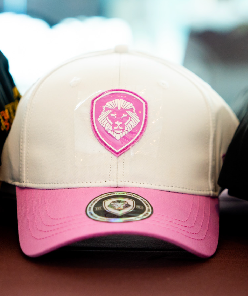Women's VT Shield Logo Snapback Hat - Bright Pink & White Adjustable Baseball Cap for Casual Wear, Sports & Outdoor Activities