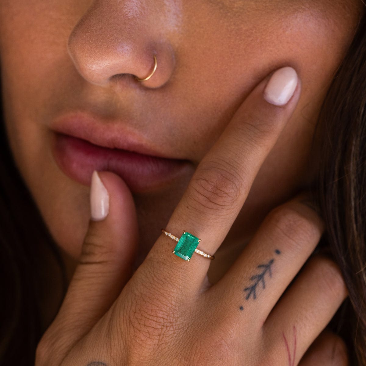 Stunning 14K Gold Large Starry Emerald Ring for Women - Elegant Statement Jewelry for Parties, Weddings & Special Occasions
