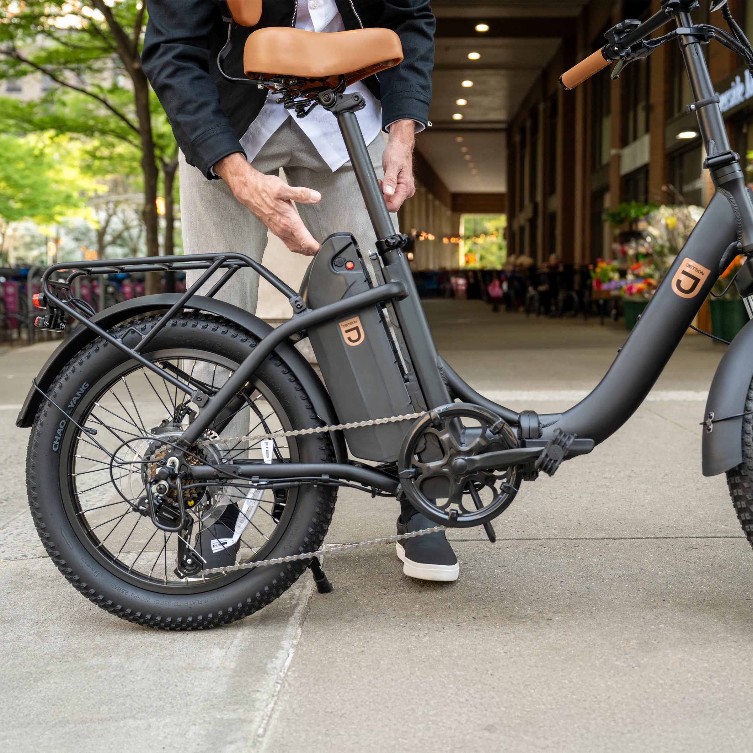 Venture Electric Cruiser Bike - 500W Motor, 20MPH, 40-Mile Range - Perfect for Commuting & Leisure Rides in USA