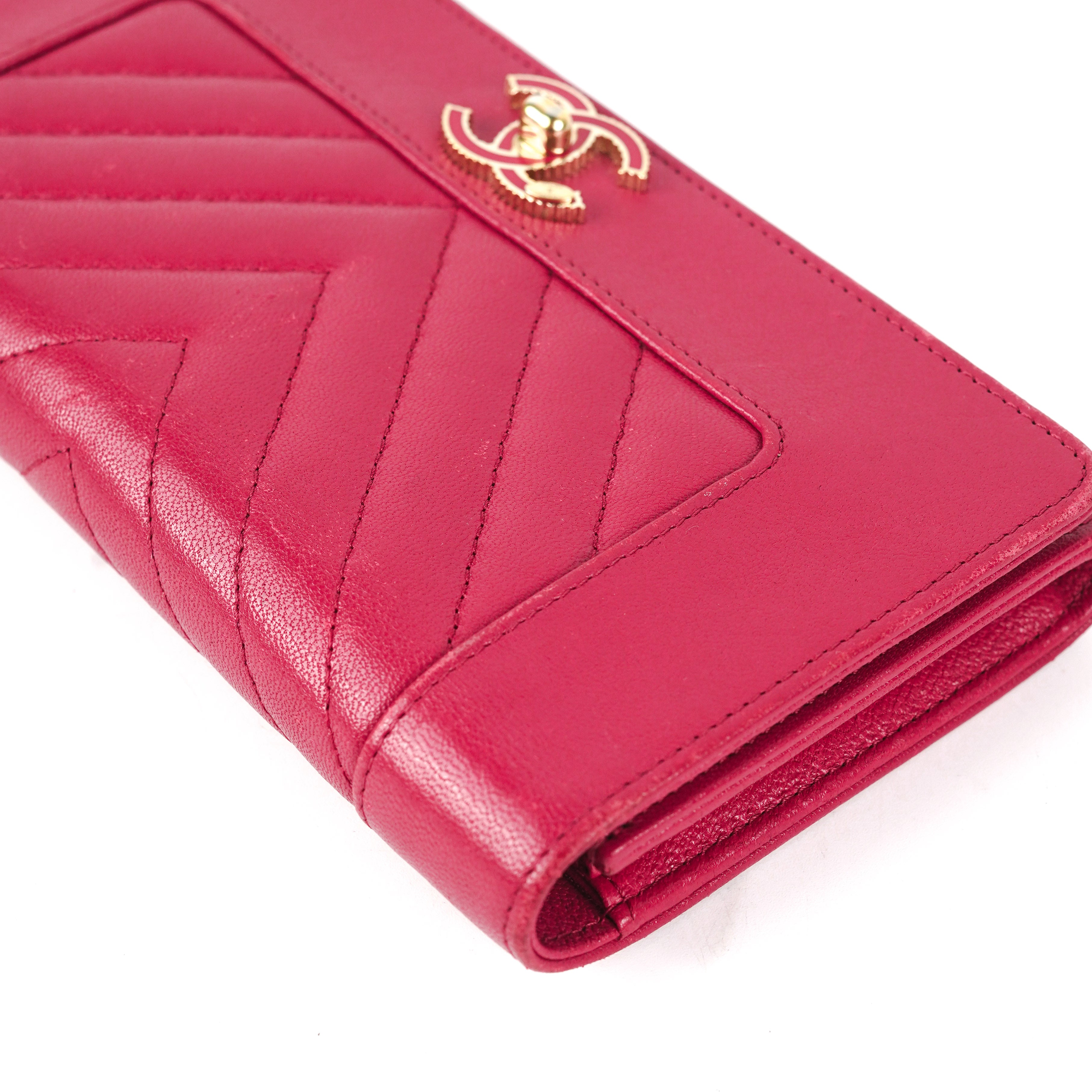 Chanel Chevron Quilted Lambskin Wallet in Pink - Luxury Designer Handbag for Women, Perfect for Everyday Use & Special Occasions