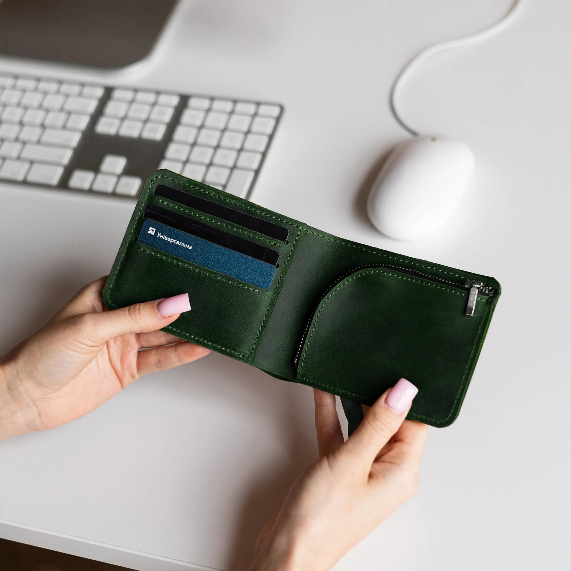 Personalized Leather Wallet for Men & Women - Custom Engraved RFID Blocking Bifold Wallet - Perfect Gift for Dad, Husband, Boyfriend - Ideal for Travel, Business & Everyday Use