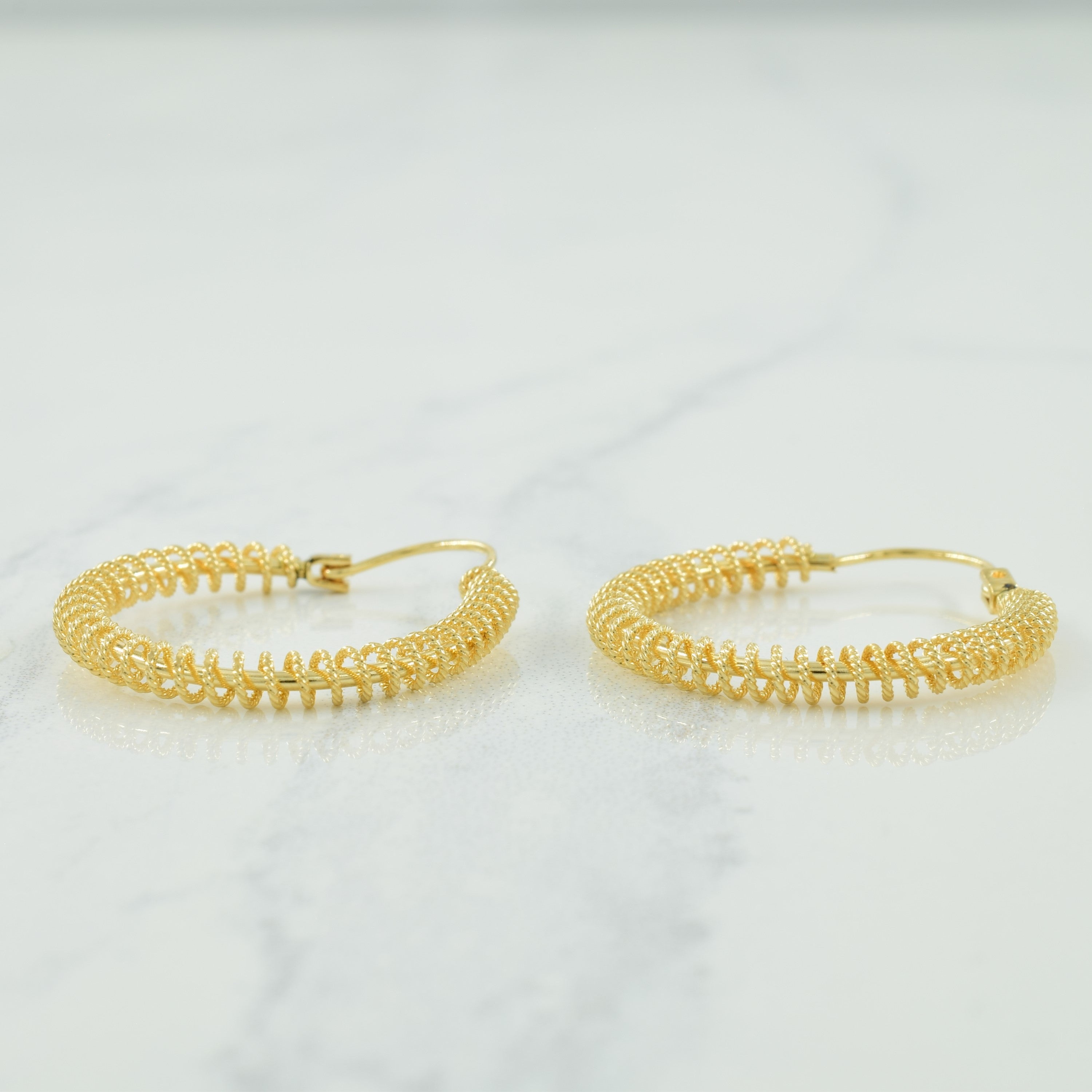 10K Yellow Gold Hoop Earrings for Women - Classic Round Huggie Earrings - Perfect for Everyday Wear, Parties & Gifts