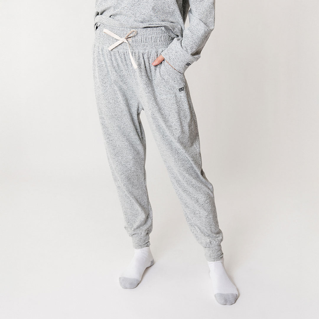 Best Carry On Joggers for Travel - Comfortable Heather Grey Sweatpants for Men & Women - Perfect for Airplane, Gym & Lounge Wear
