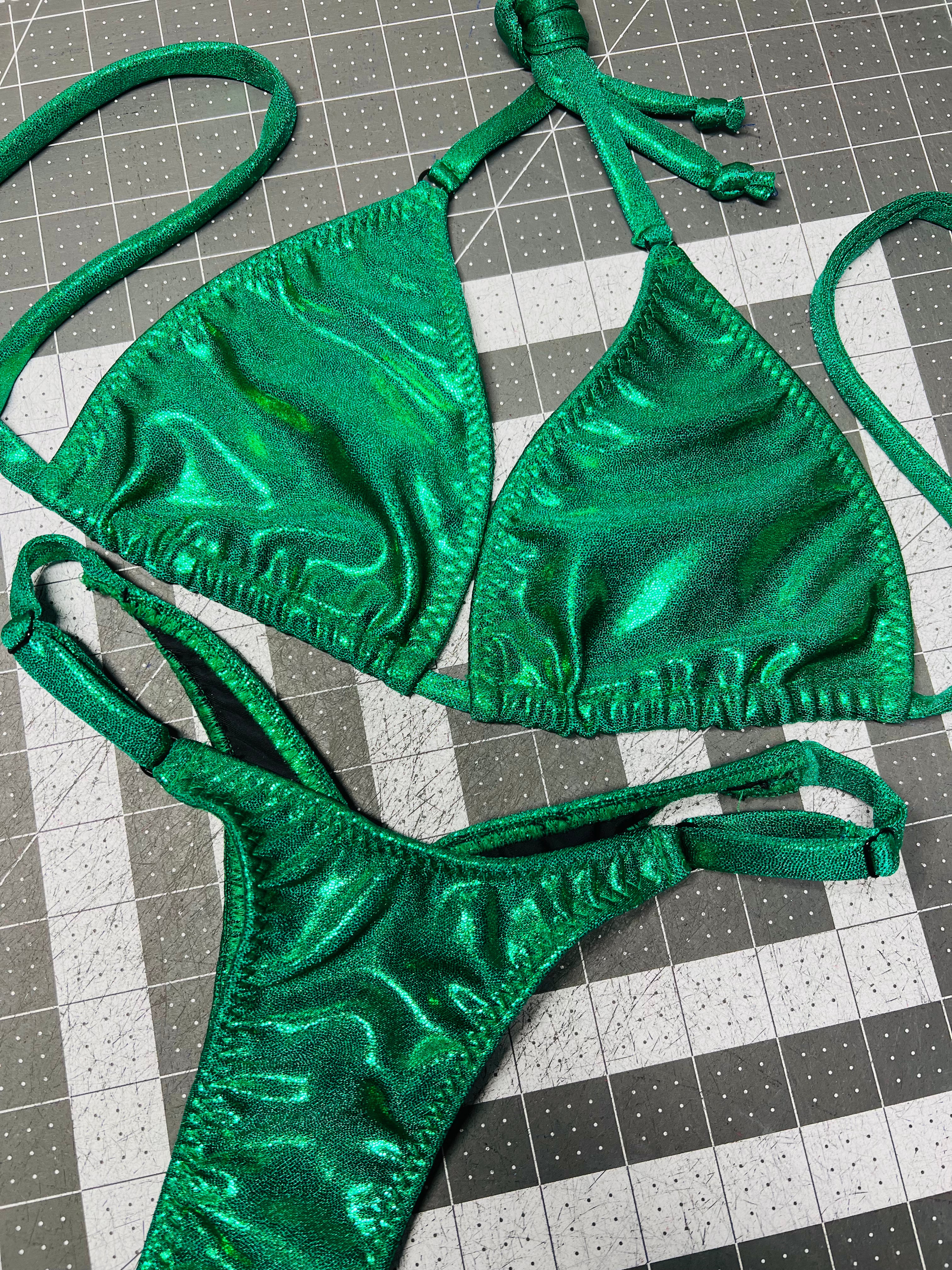 Kelly Green Bikini for Yoga & Posing Practice - Perfect for Swimwear, Fitness, and Beach Photoshoots