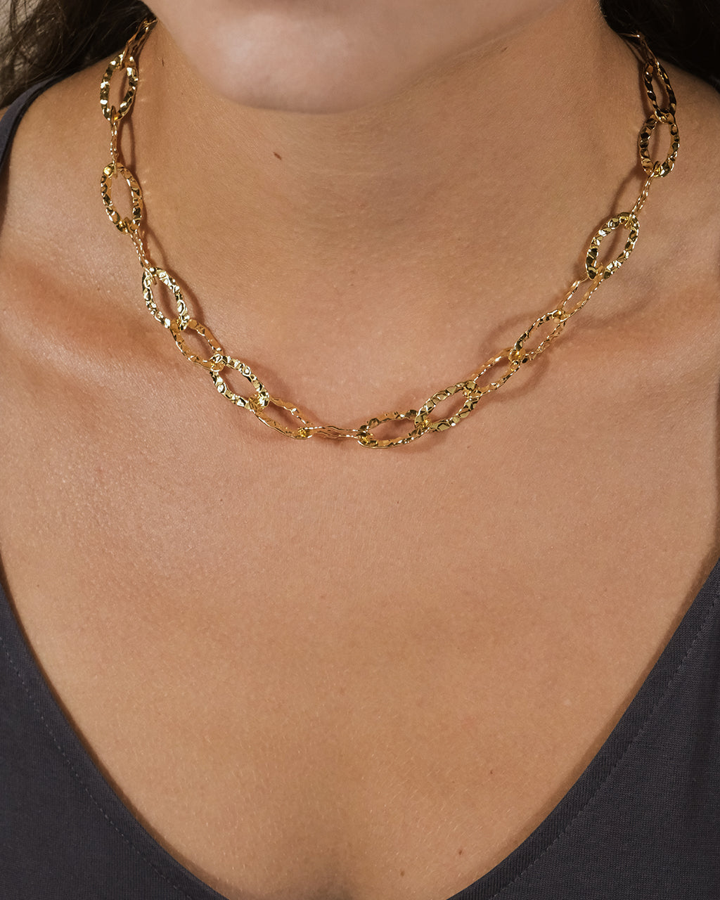 Wyn Hammered Chain Necklace for Women - Dainty Gold Layering Necklace, Minimalist Jewelry Gift for Her - Perfect for Everyday Wear, Date Nights & Special Occasions