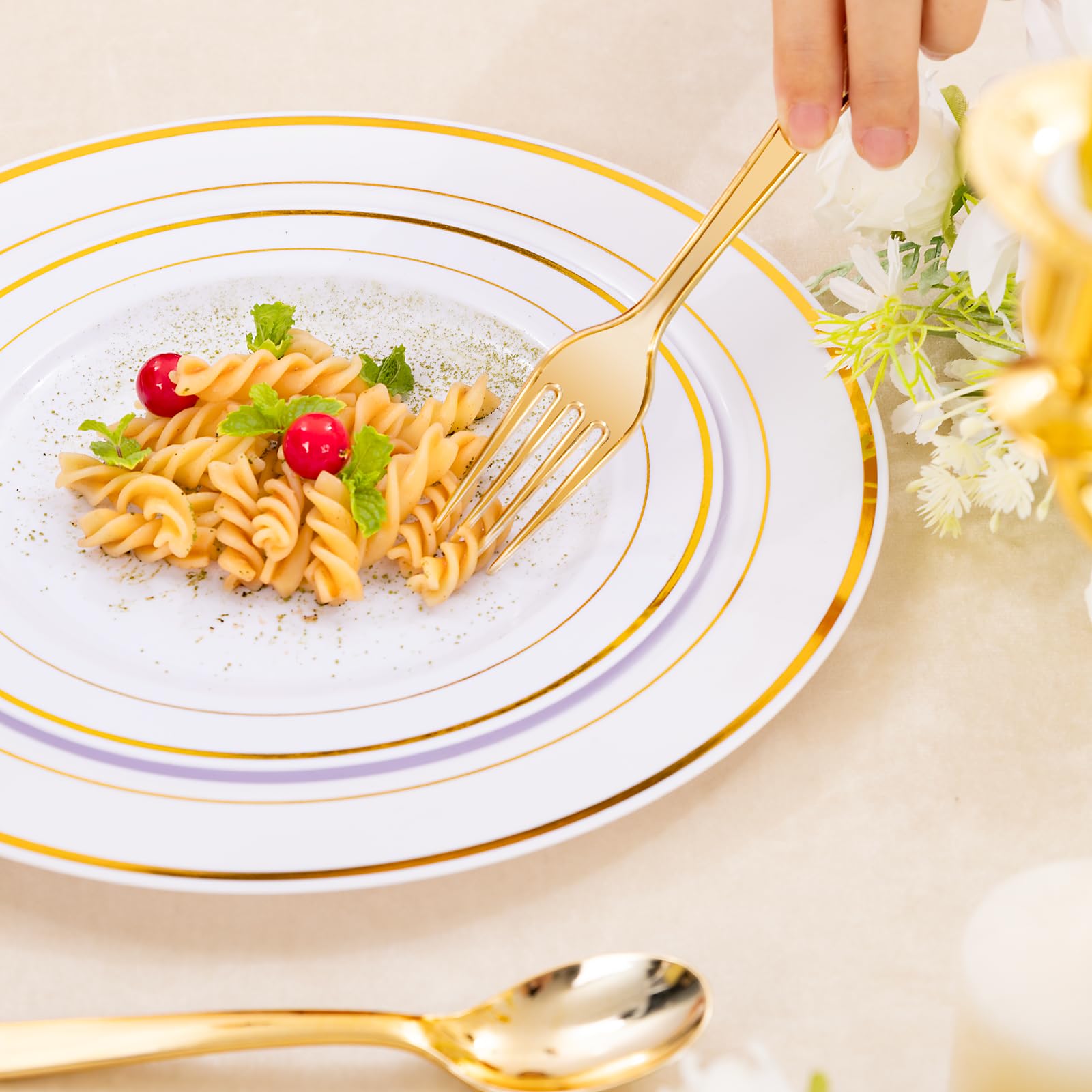 DaYammi 350-Piece Gold Plastic Dinnerware Set for 50 Guests - Elegant Disposable Plates, Cups, Silverware & Napkins for Parties, Weddings, Events - Includes 50 Dinner Plates, 50 Dessert Plates, 50 Cups & 50 Pre-Rolled Napkins with Gold Cutlery - Perfect for Birthday Celebrations, Bridal Showers & Holiday Gatherings