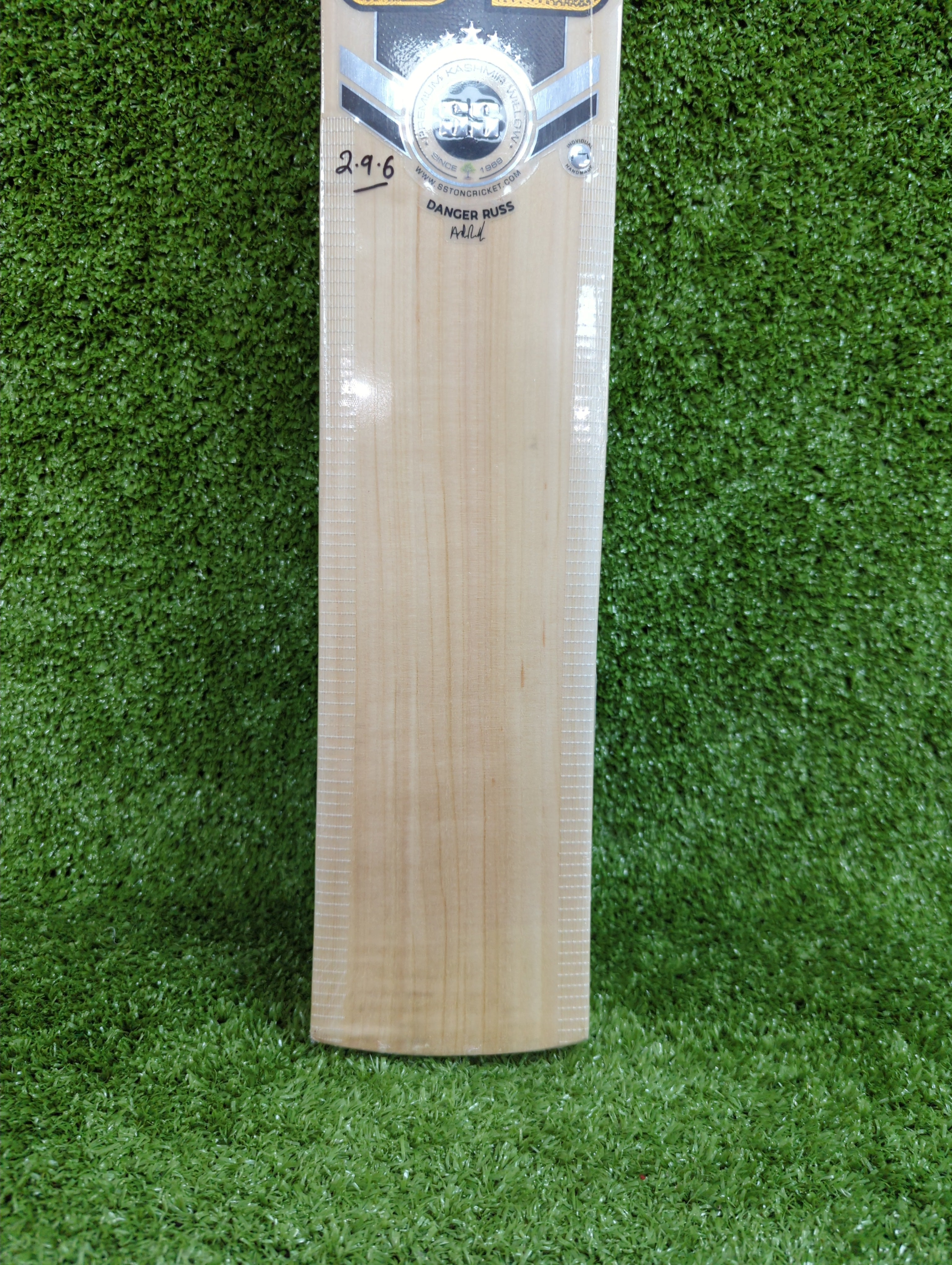 Premium Kashmir Willow Cricket Bat - Andre Russell Edition | Lightweight & Durable for Professional & Casual Cricket Matches | Perfect for Practice, Tournaments & Backyard Games
