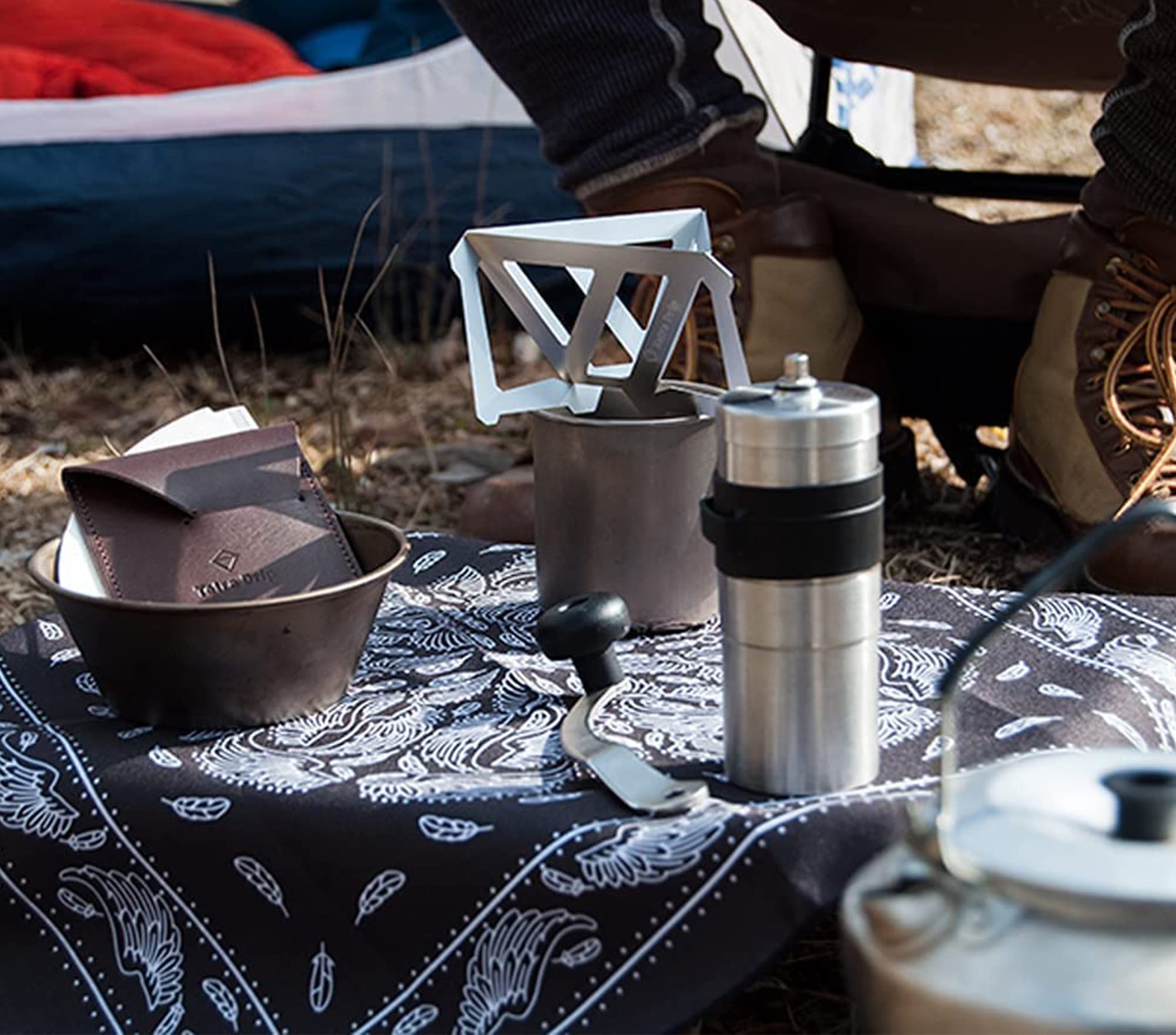 Munieq Tetra Portable Coffee Drip - Collapsible Flat Design, Matte Finish, 1.5 Cup Capacity - Perfect for Travel, Camping & Office Use