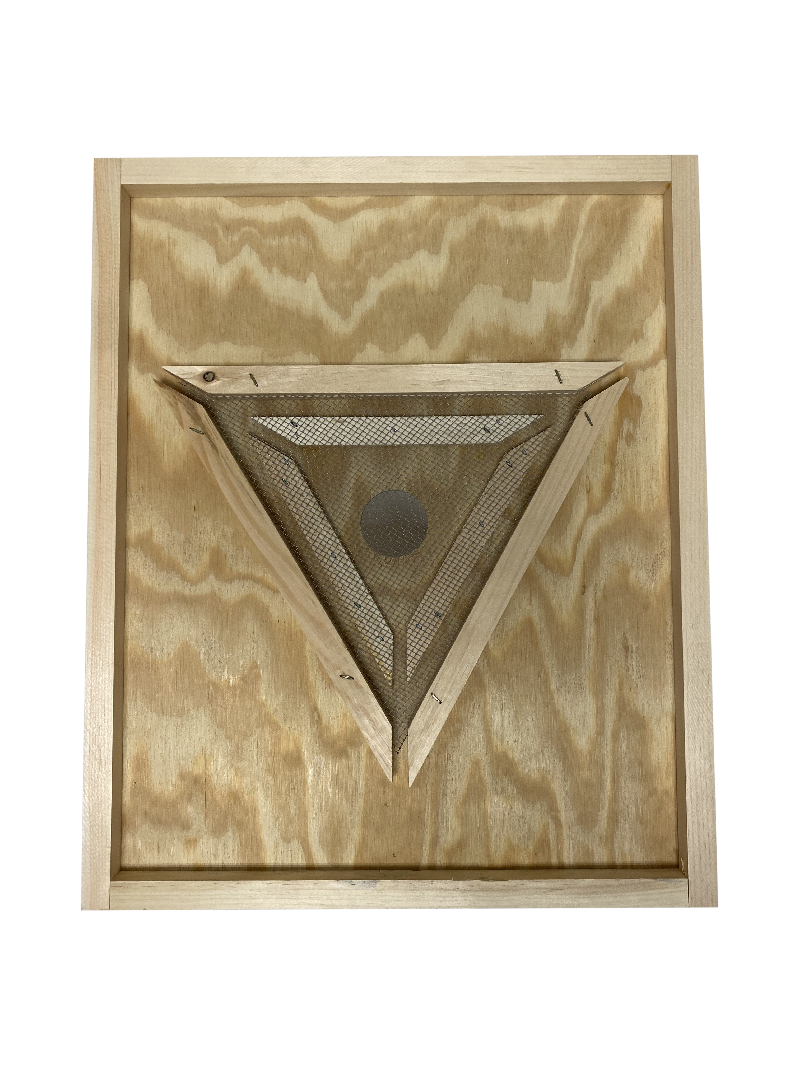 10 Frame Triangle Escape Board for Beekeeping - Premium Bee Hive Frames with Escape Hole for Easy Honey Harvesting - Ideal for Beekeepers & Honey Extraction