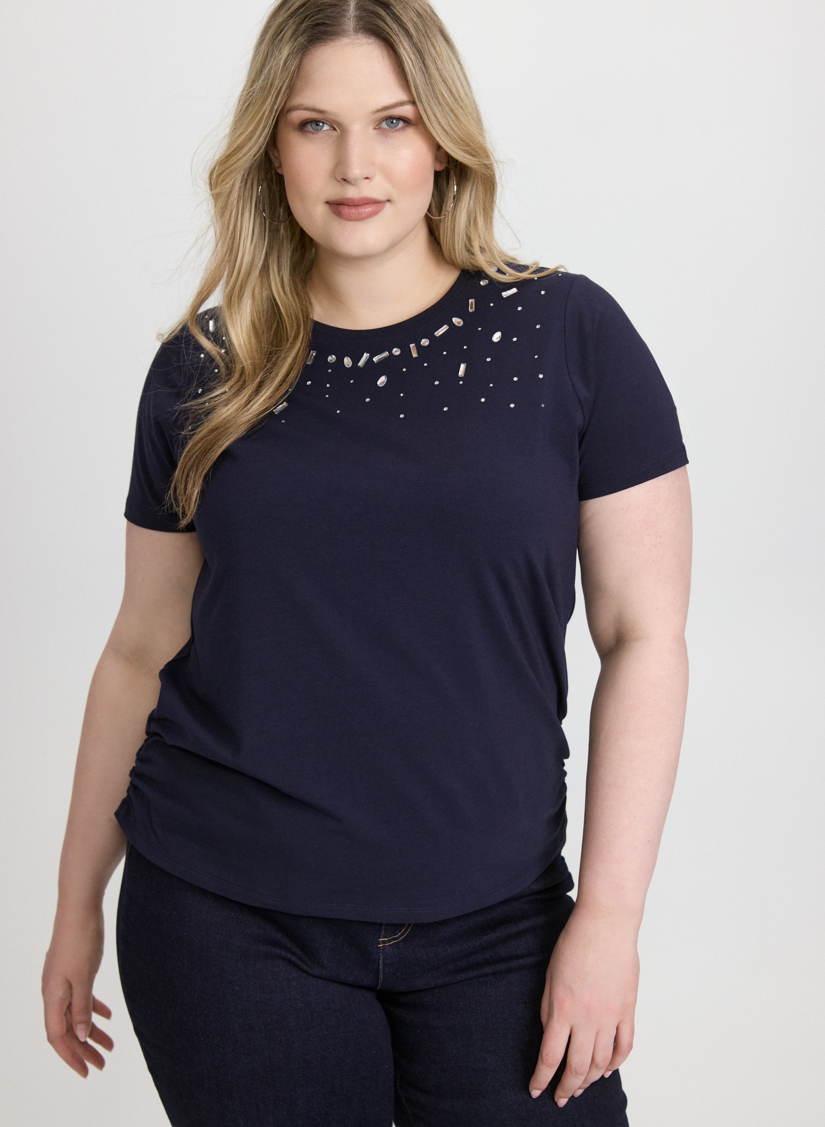 Crystal Detail T-Shirt for Men & Women - Stylish Graphic Tee for Casual Wear, Street Fashion & Everyday Outfits