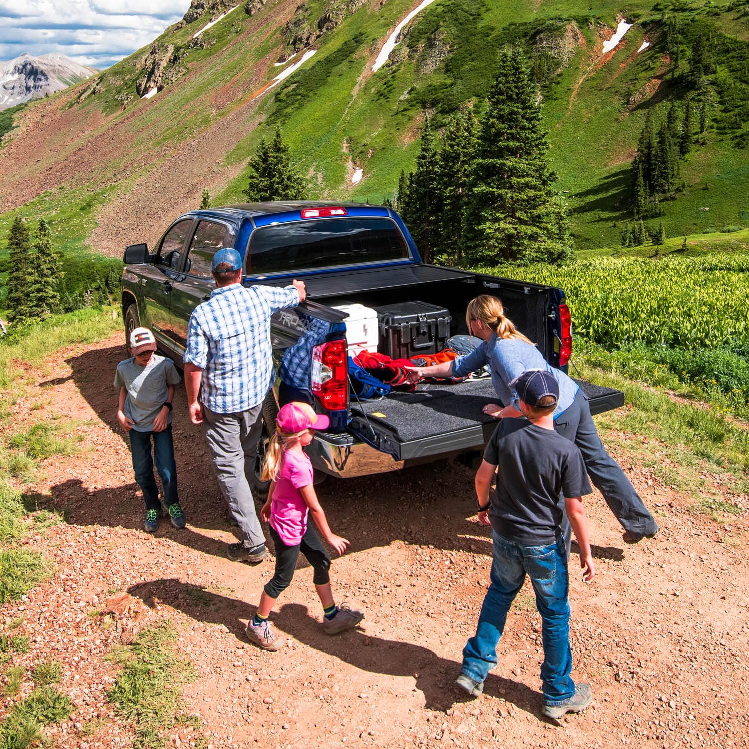 RetraxPRO MX Retractable Truck Bed Tonneau Cover for 2019-2025 Chevy/GMC Silverado/Sierra 1500 | Carbon Pro Bed 5'10