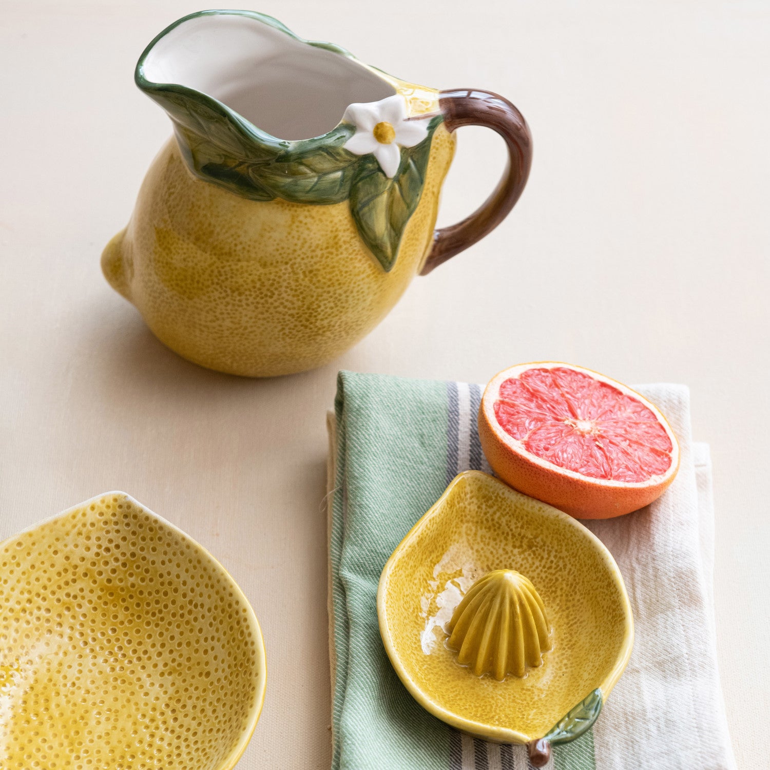 Floral Lemon Pitcher - Elegant Glass Pitcher for Iced Tea, Lemonade & Summer Drinks - Perfect for Parties, Picnics & Home Decor