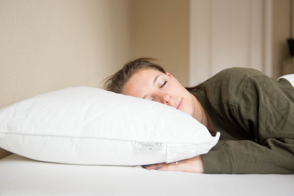 Premium Down Alternative Pillow - Hypoallergenic & Ultra Soft for Side, Back & Stomach Sleepers | Perfect for Bedroom, Guest Room & Travel