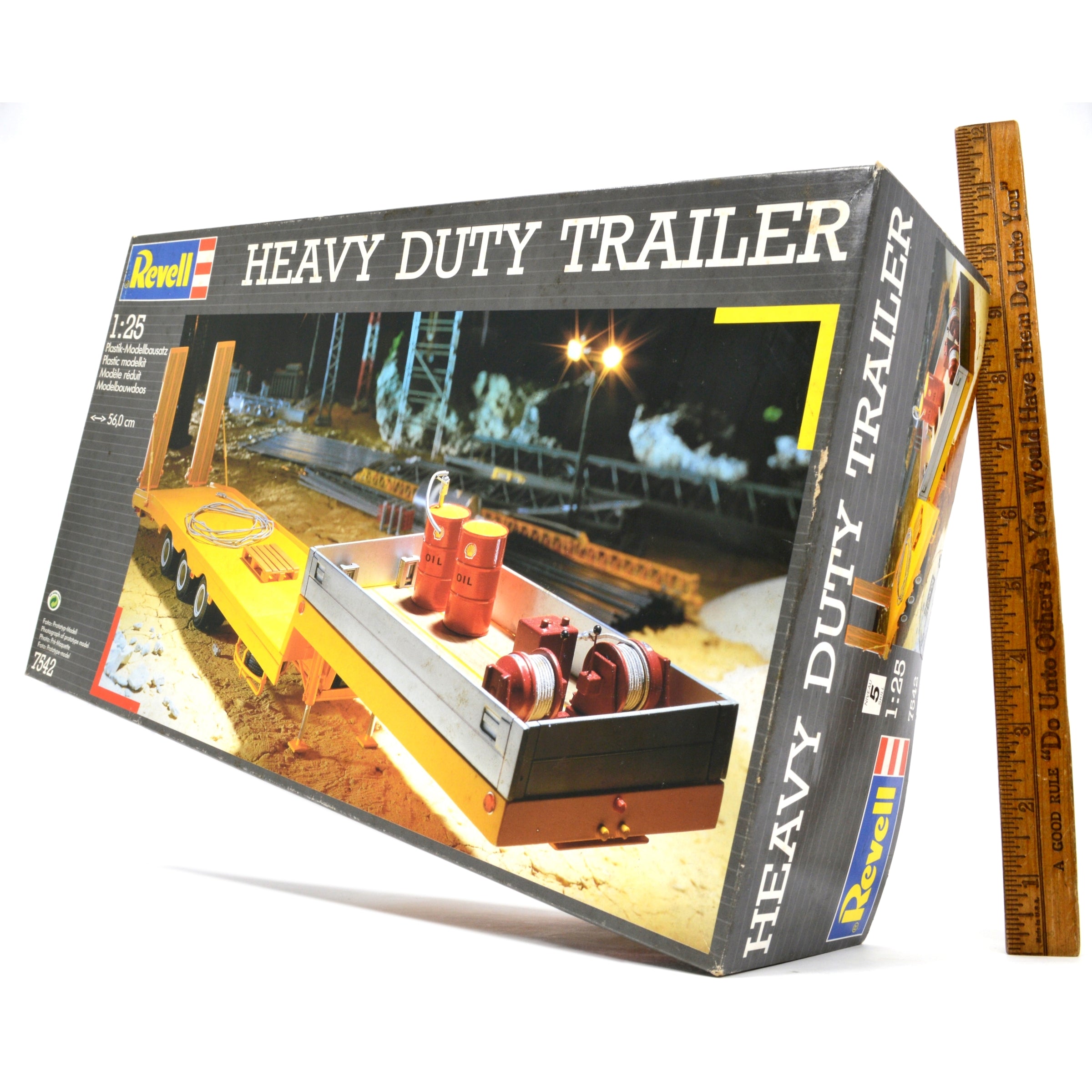 Revell 1:25 Scale Heavy Duty Trailer Model Kit #7542 - Brand New Factory Sealed - Perfect for Collectors & Hobbyists Building Semi Truck Displays