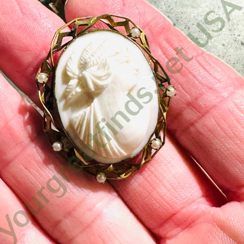 Vintage Carved Pink Conch Shell Cameo Pearl Brooch Pin - Elegant Antique Jewelry for Women, Bridal Accessories, Vintage Lover Gift, Perfect for Weddings, Parties & Special Occasions