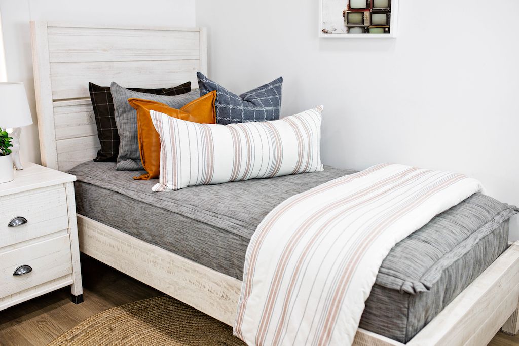 Franklin Luxe Soft Fleece Blanket - Ultra Cozy & Warm Throw for Bed, Couch, and Travel - Perfect for Winter, Camping, and Home Decor