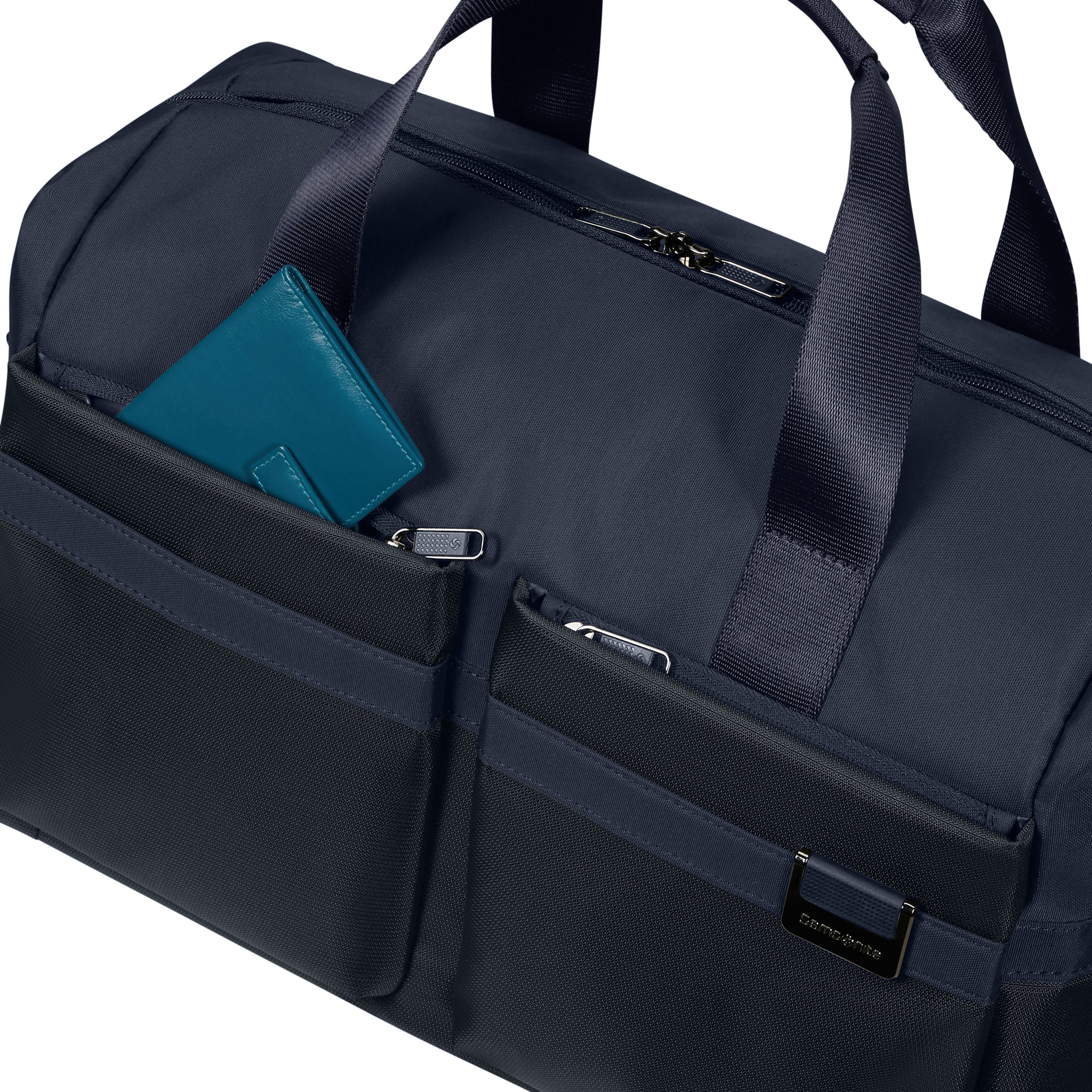 Samsonite Airea Carry On Duffle Bag - Lightweight Expandable Travel Luggage for Business Trips & Weekend Getaways | Perfect Airplane Personal Item & Gym Bag