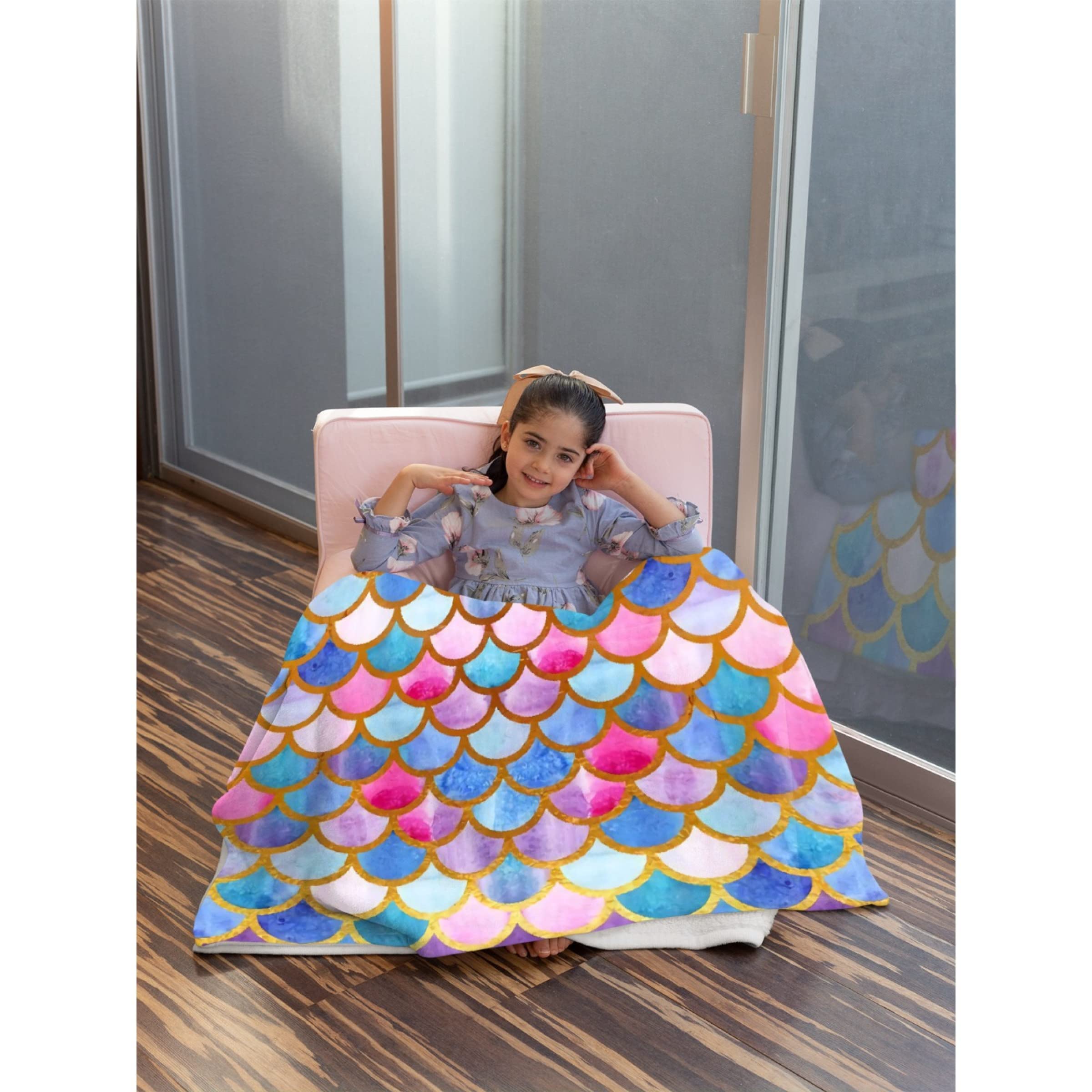 **ARNOVIC Mermaid Fish Scale Blanket - Soft Flannel Throw for Girls & Women, 90x120 Inch King Size, Cozy Warm Mermaid Print Blanket for Bedroom, Living Room Decor, Perfect for Gifts, Sleepovers & Movie Nights**