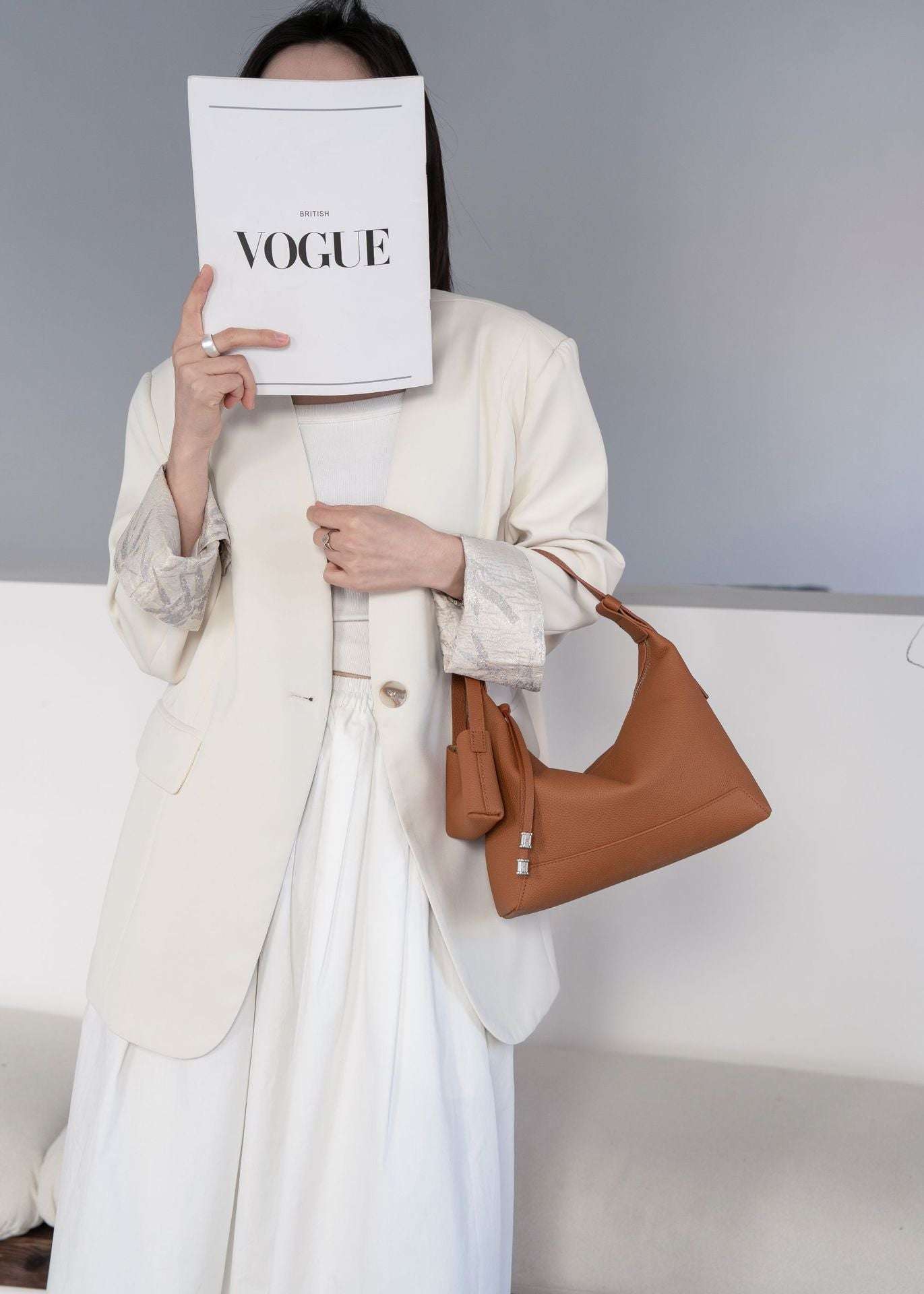 Stylish & Flexible Shoulder Bag for Women & Men - Perfect for Travel, Work, Gym & Everyday Use