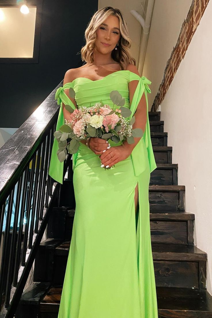 Elegant Off-The-Shoulder Emerald Green Long Prom Dress with High Slit - Formal Evening Gown for Homecoming, Ball & Special Occasions - Style J4945