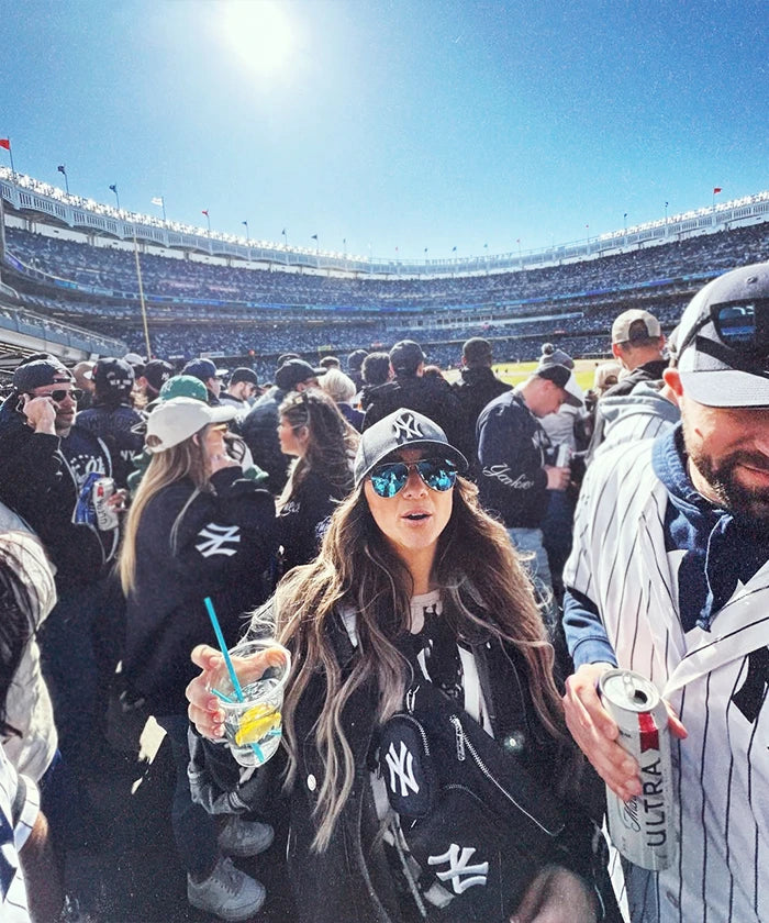 MLB New York Yankees Fanny Pack Waist Bag - Official Licensed Baseball Fan Gear for Men & Women - Perfect for Games, Concerts & Travel Accessories