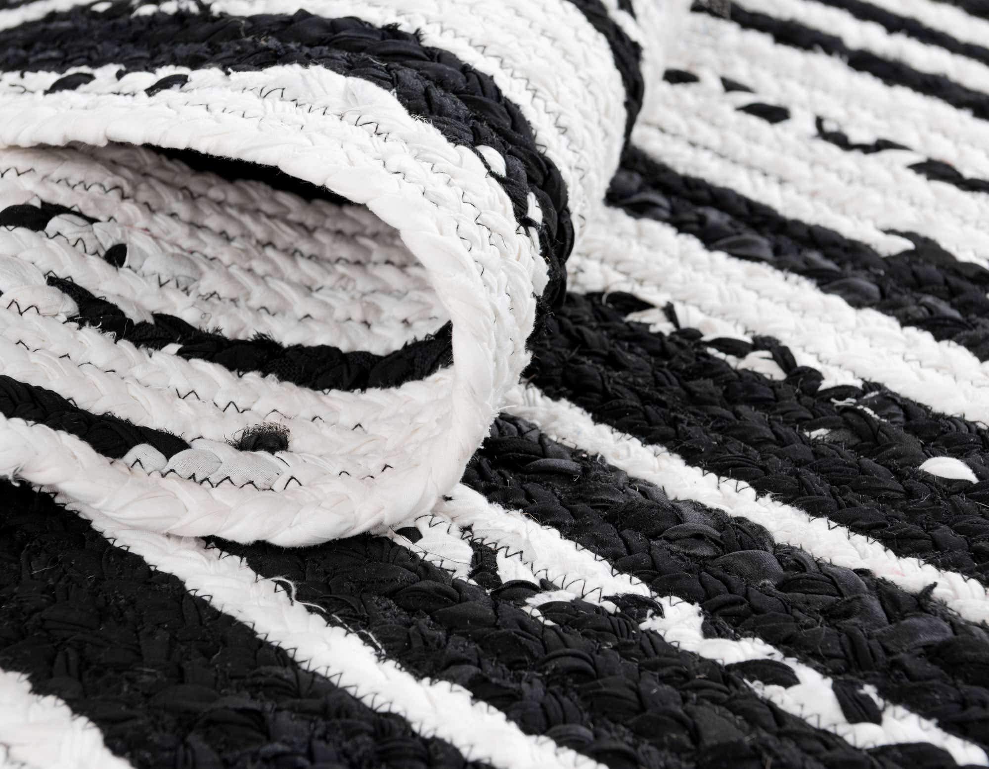 Unique Loom Braided Chindi Collection Casual Modern Black Oval Rug 8' x 10' - Handwoven Boho Chic Area Rug for Living Room, Bedroom, or Office Decor