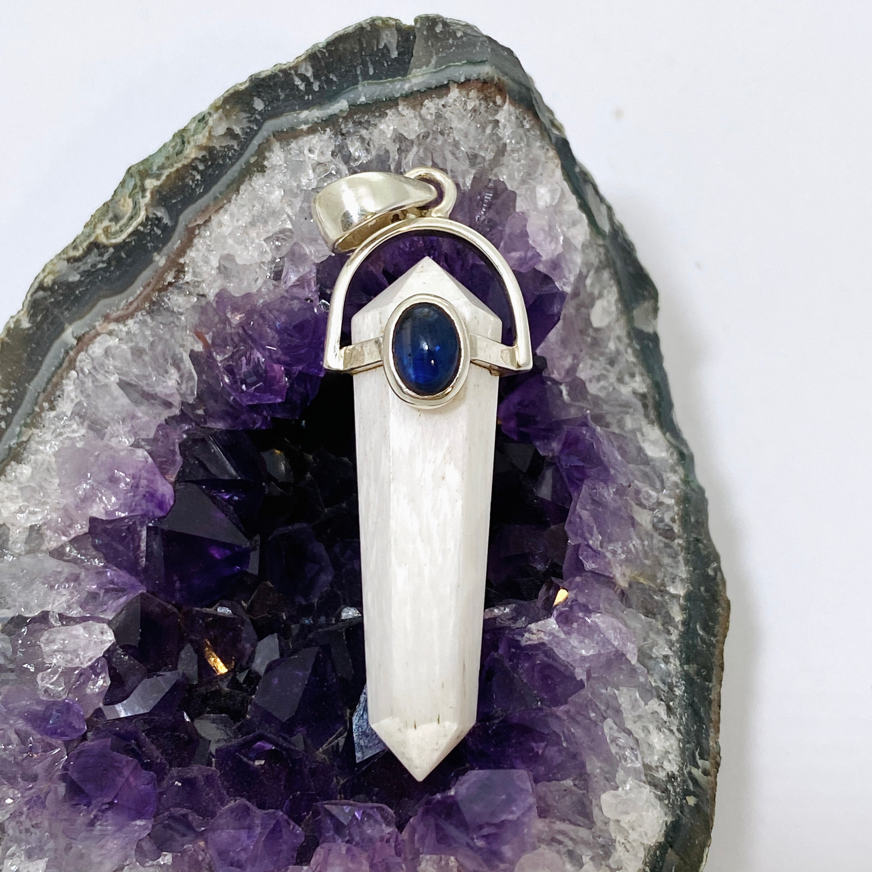 Natural Scolecite Point Pendant with Kyanite Accent Stone - PPGJ1013 | Healing Crystal Jewelry for Meditation, Energy Balancing & Spiritual Growth