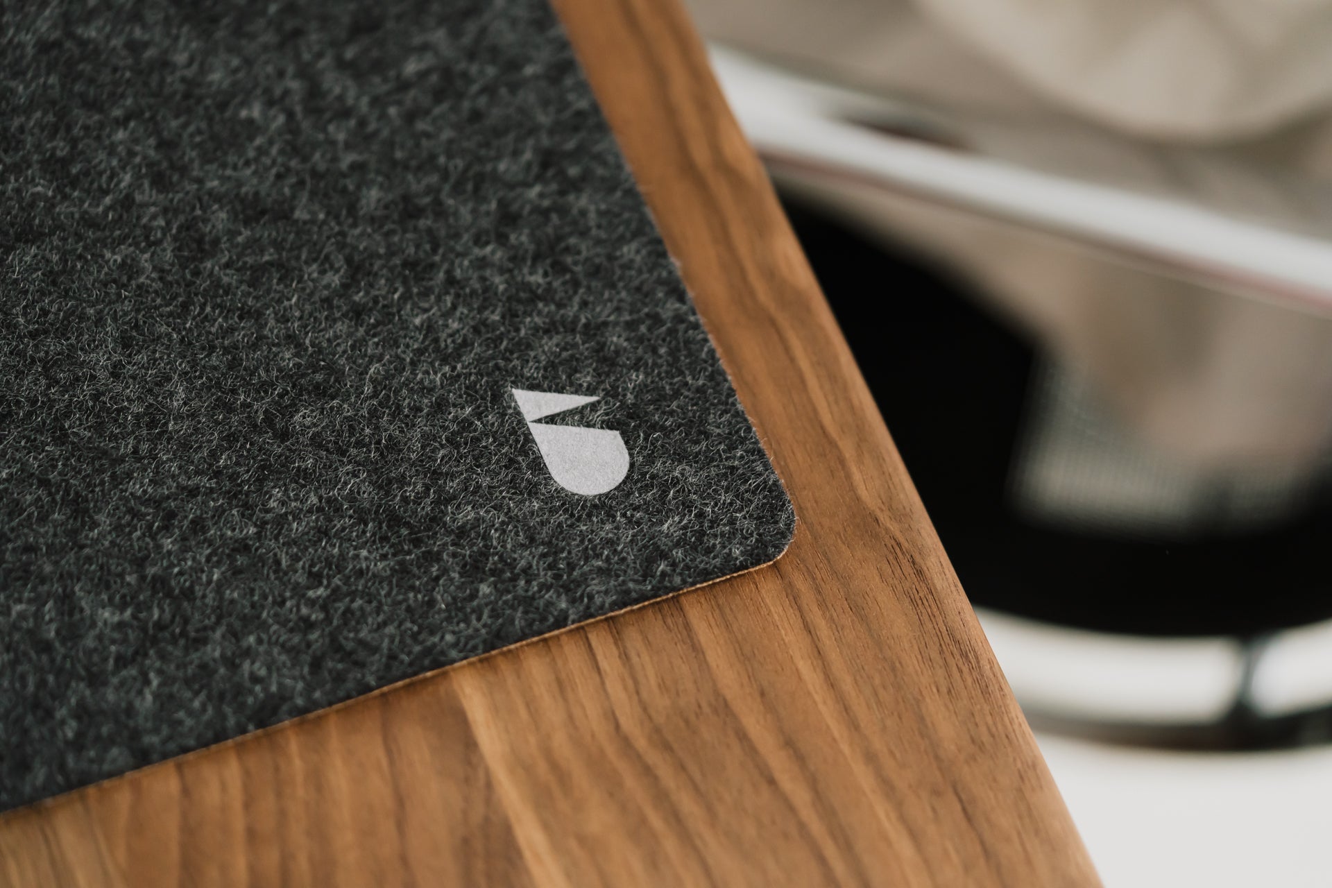 Premium Felt & Cork Desk Mat - Non-Slip, Eco-Friendly Office Accessory for Laptop, Keyboard & Mouse - Perfect for Home & Workspace Organization