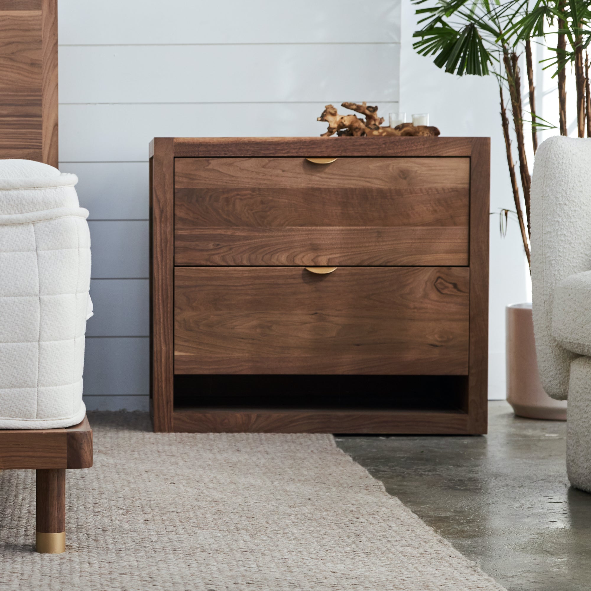 Malibu Wood Dresser - Solid Wood Bedroom Dresser with 6 Drawers, Modern Storage Cabinet for Clothes & Accessories | Perfect for Bedroom, Living Room & Guest Room Organization
