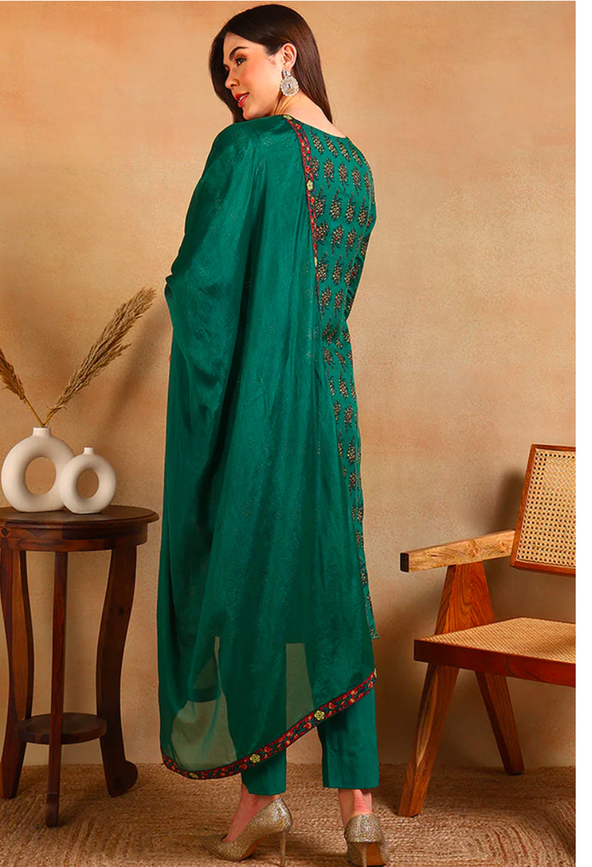 Stylish Green Viscose Rayon Floral Printed Straight Kurta Set for Women | Comfortable Ethnic Outfit for Festivals, Parties & Casual Wear