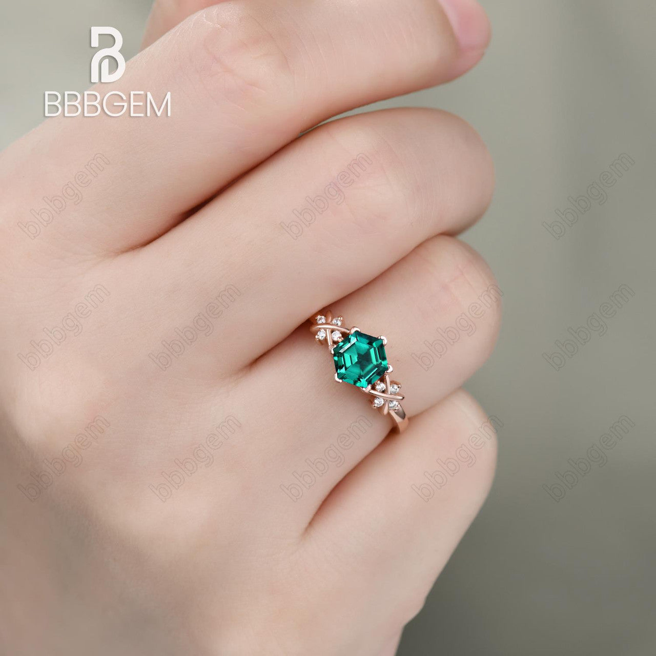 1.0ct Hexagon Lab-Created Emerald Cluster Ring for Women - Elegant Green Emerald Engagement Ring, Wedding Band, Mother's Day Gift | Perfect for Proposals, Anniversaries & Special Occasions