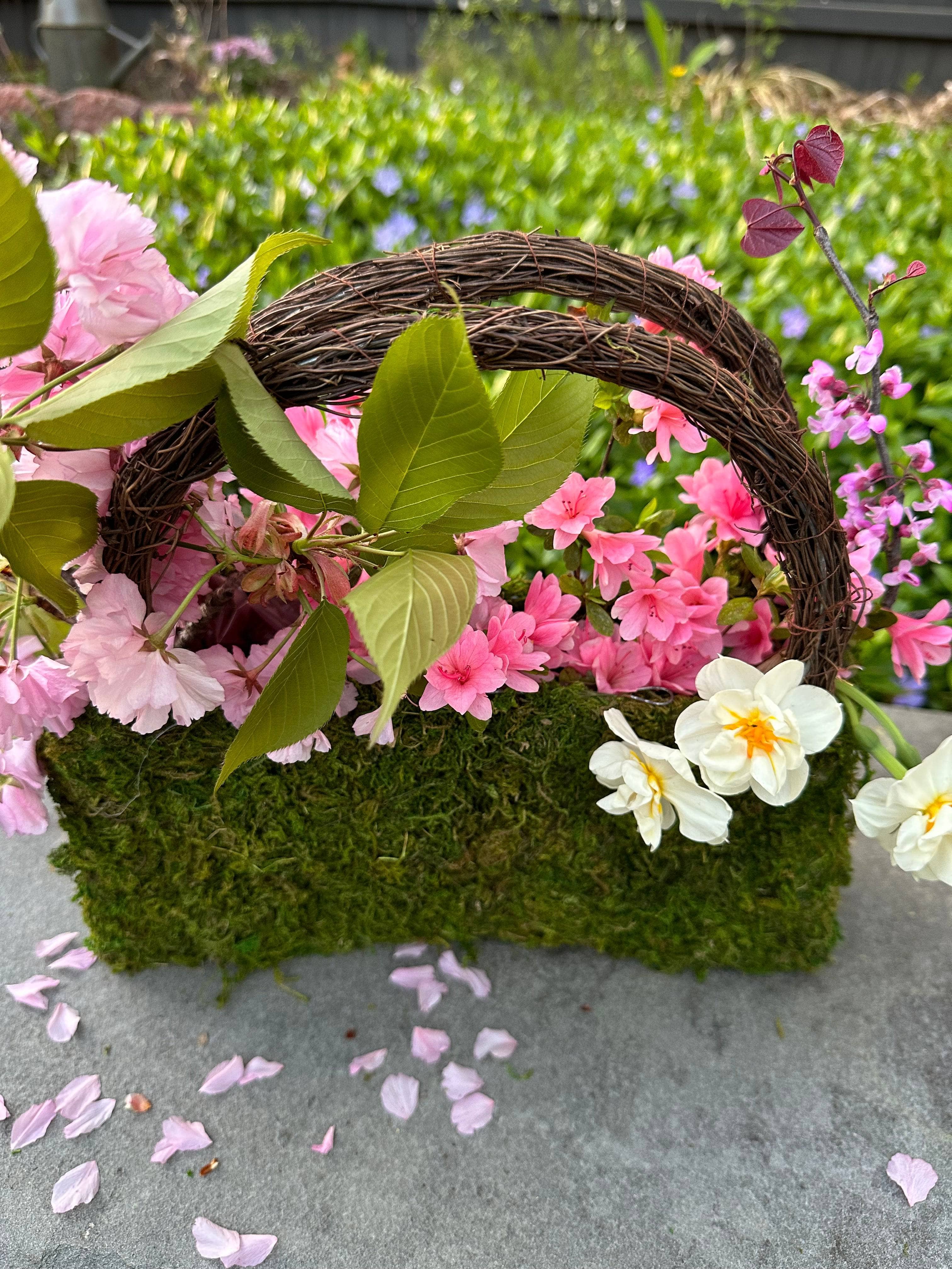 Beaumont Moss Purse Planters with Wicker Handles - Set of 3 Hanging Baskets for Indoor Plants, Home Decor, and Garden Decorations