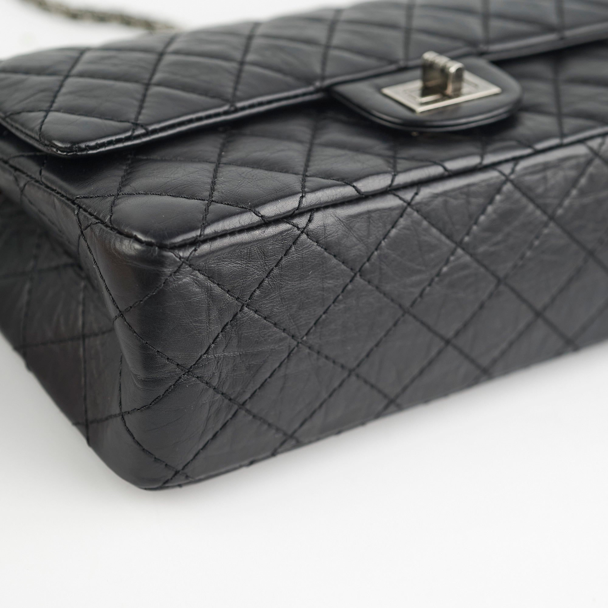 Authentic Chanel Reissue 225 Black Calfskin Leather Flap Bag - Luxury Handbag for Women, Perfect for Evening Events & Special Occasions